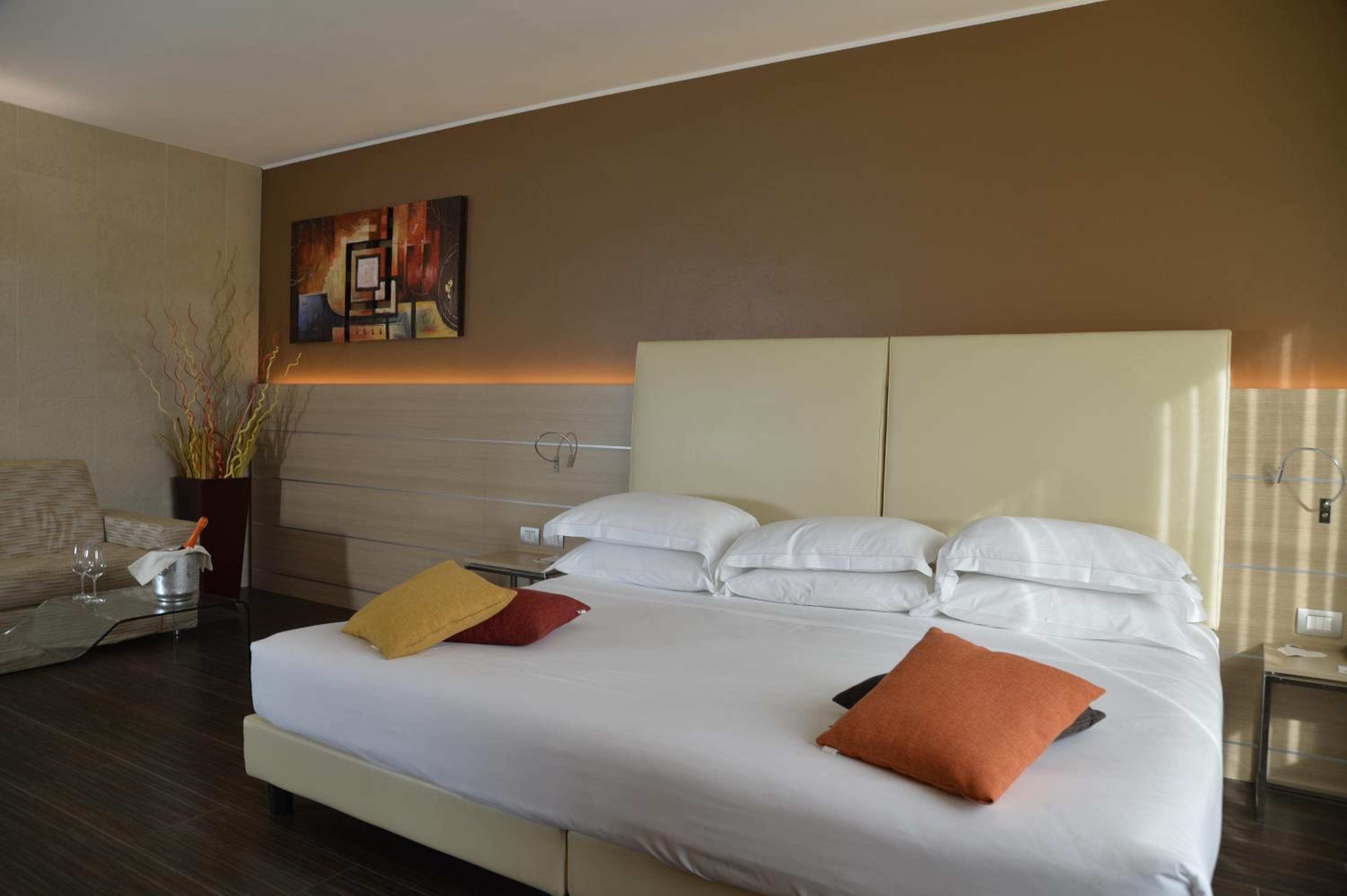 Deluxe Triple Room - Photo 7