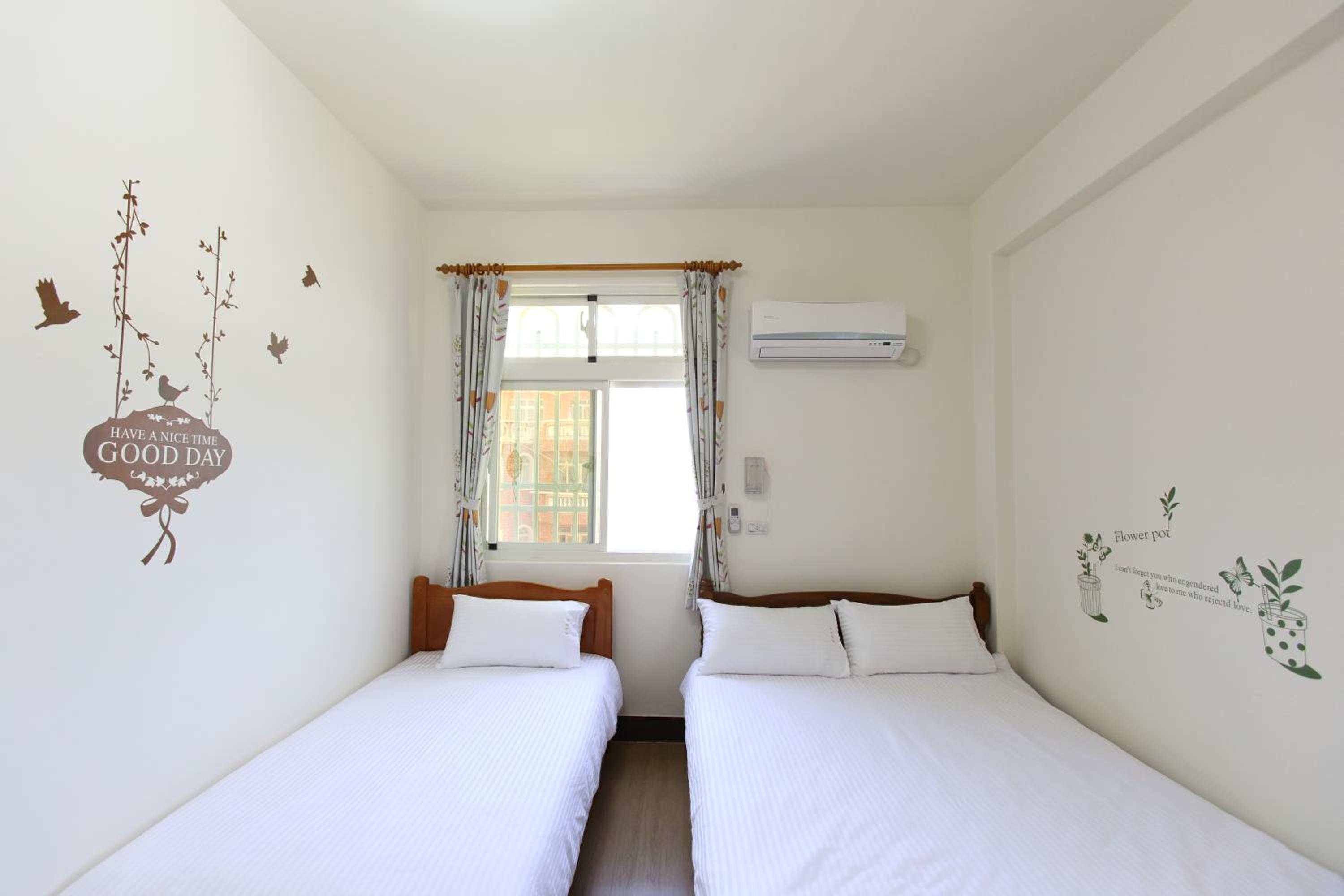 Triple Room with Bathroom photo 1