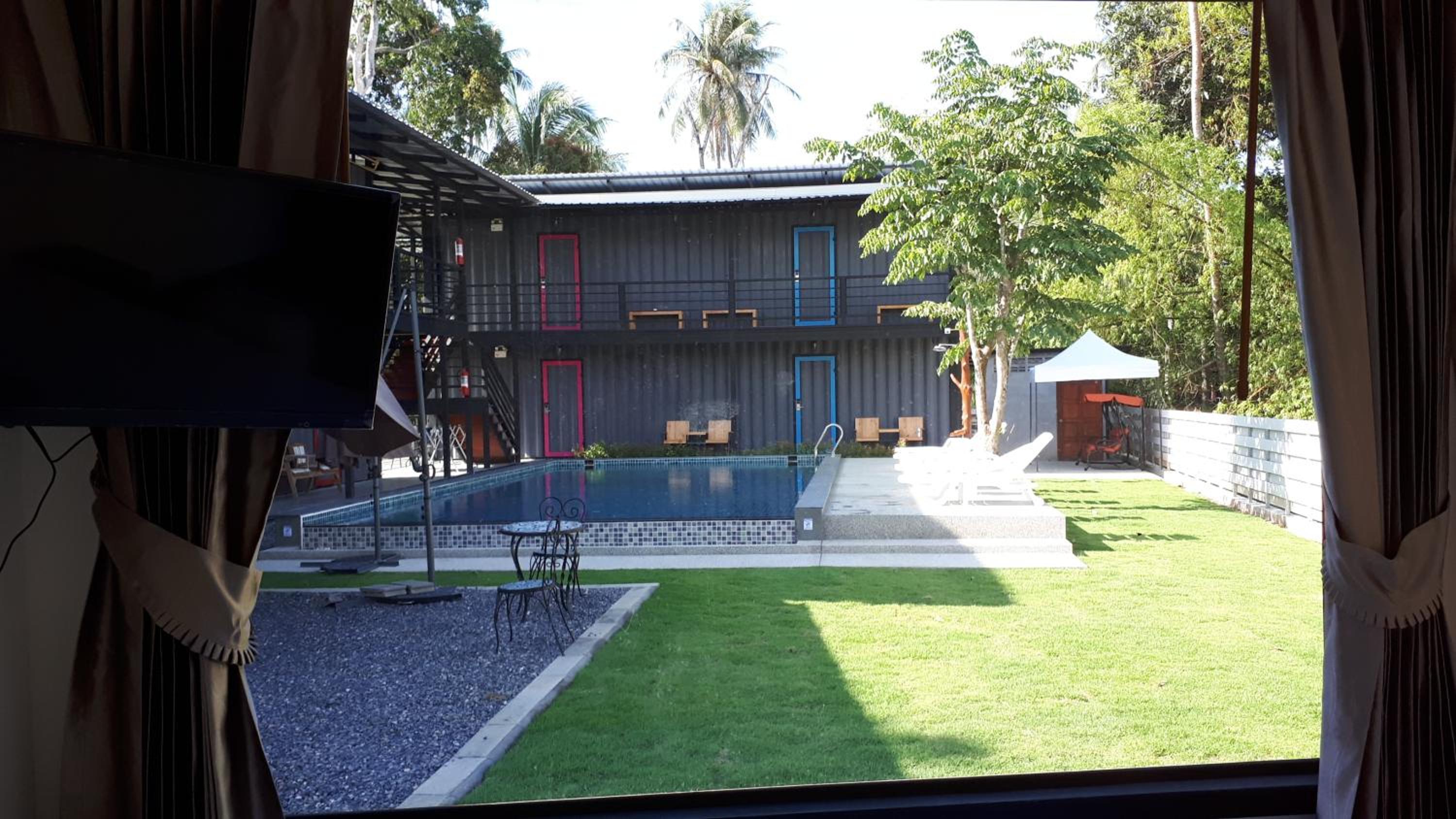 King Room with Pool View photo 2