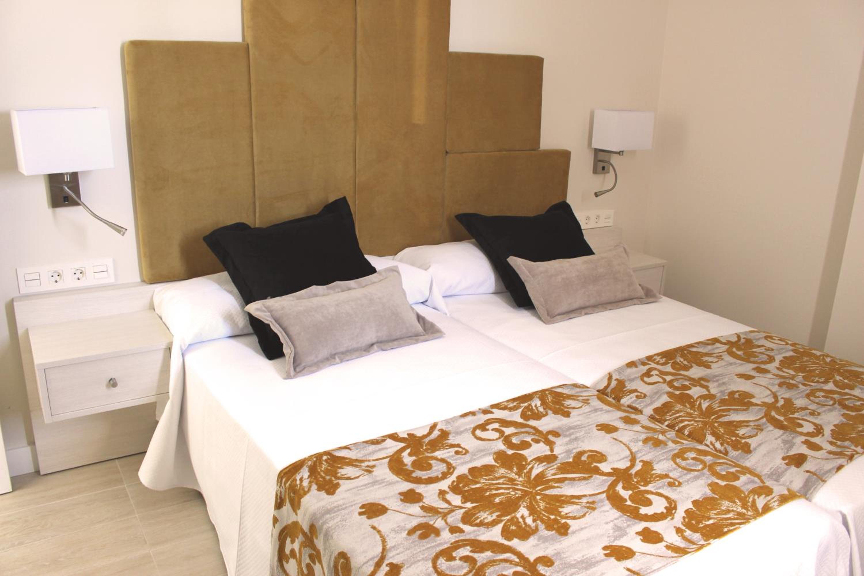 Apartamento de una habitación con balcón y vista al mar