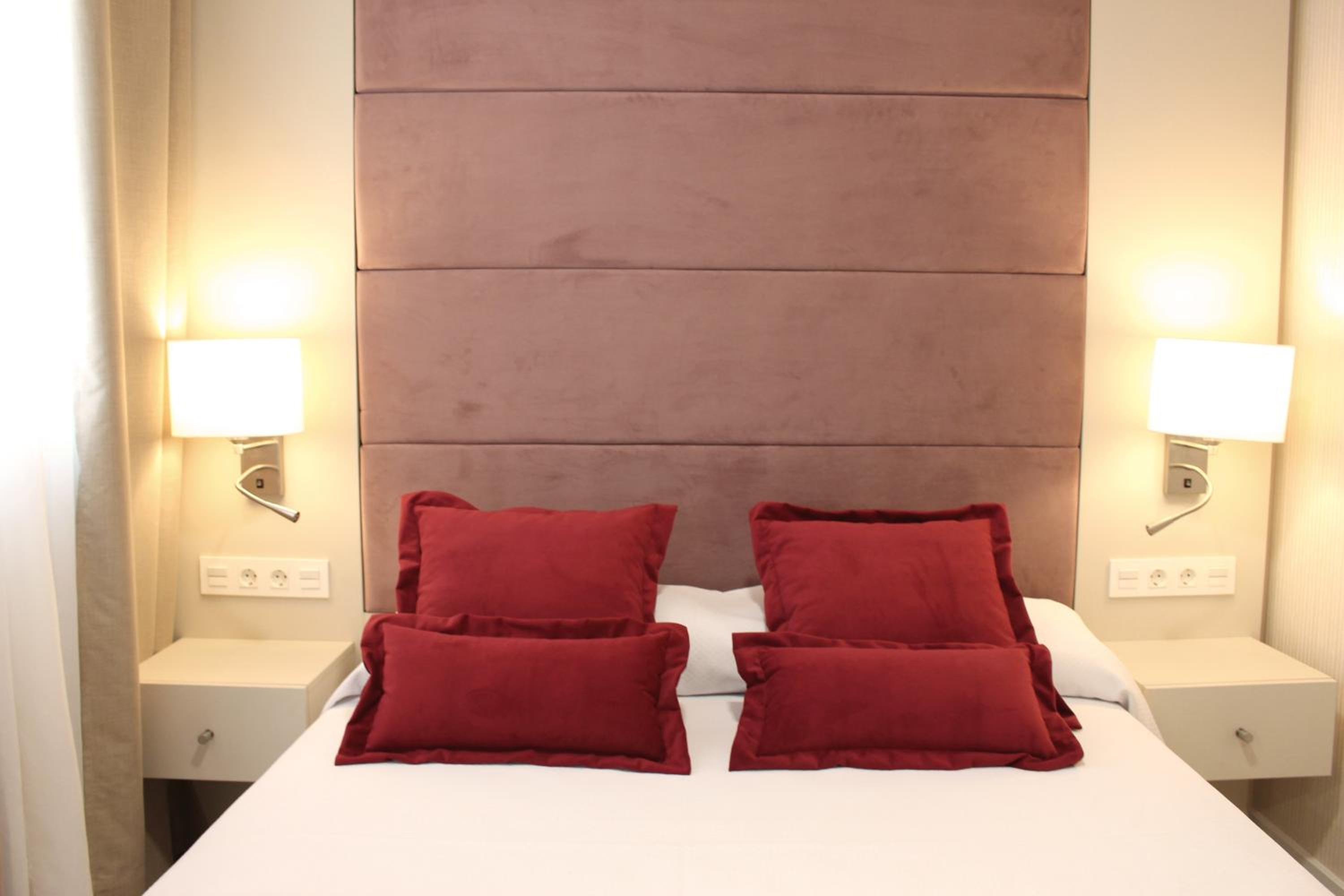 Apartamento de dos habitaciones con balcón y vista al mar