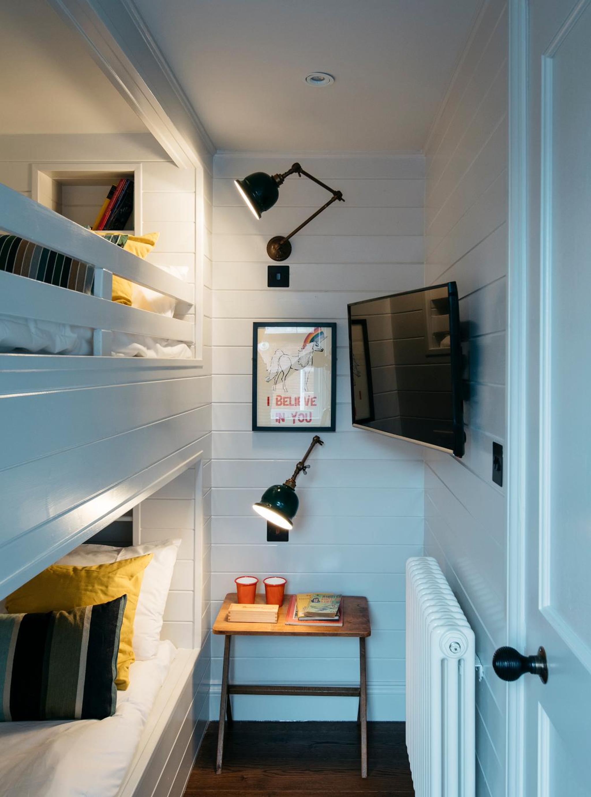 Deluxe Family Suite photo 3
