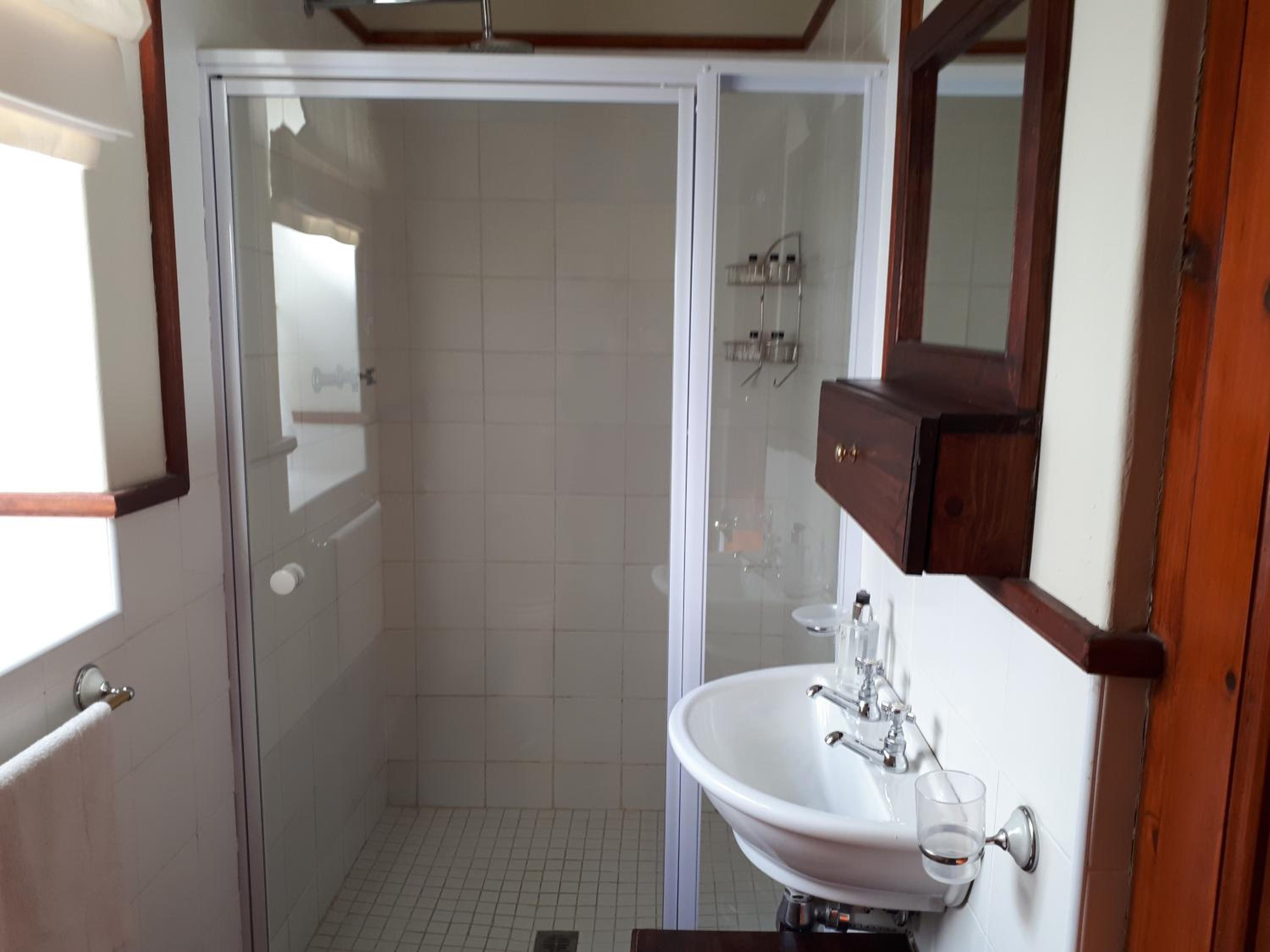 Three-Bedroom Apartment - Photo 3