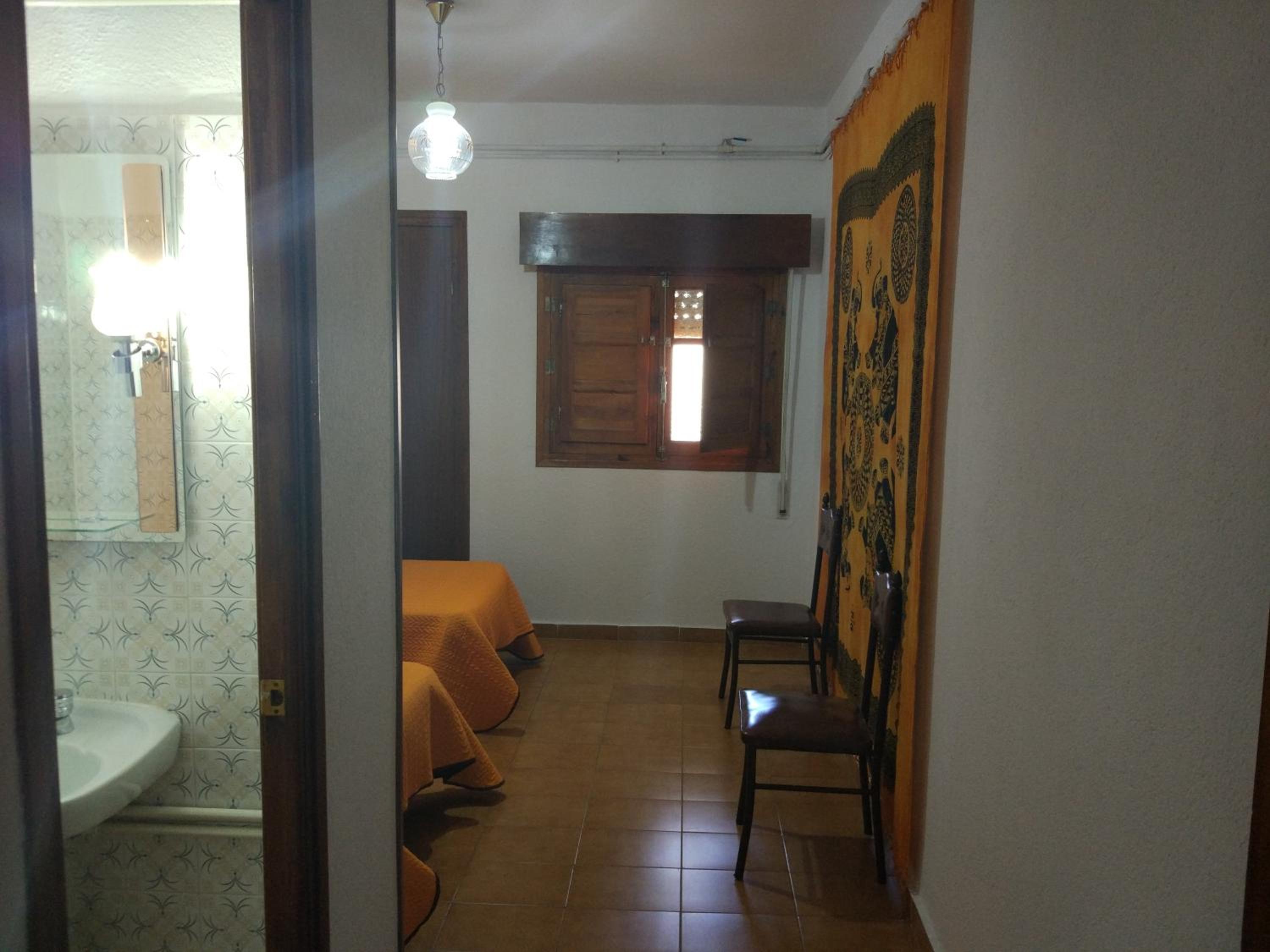 Double Room with Private Bathroom photo 3