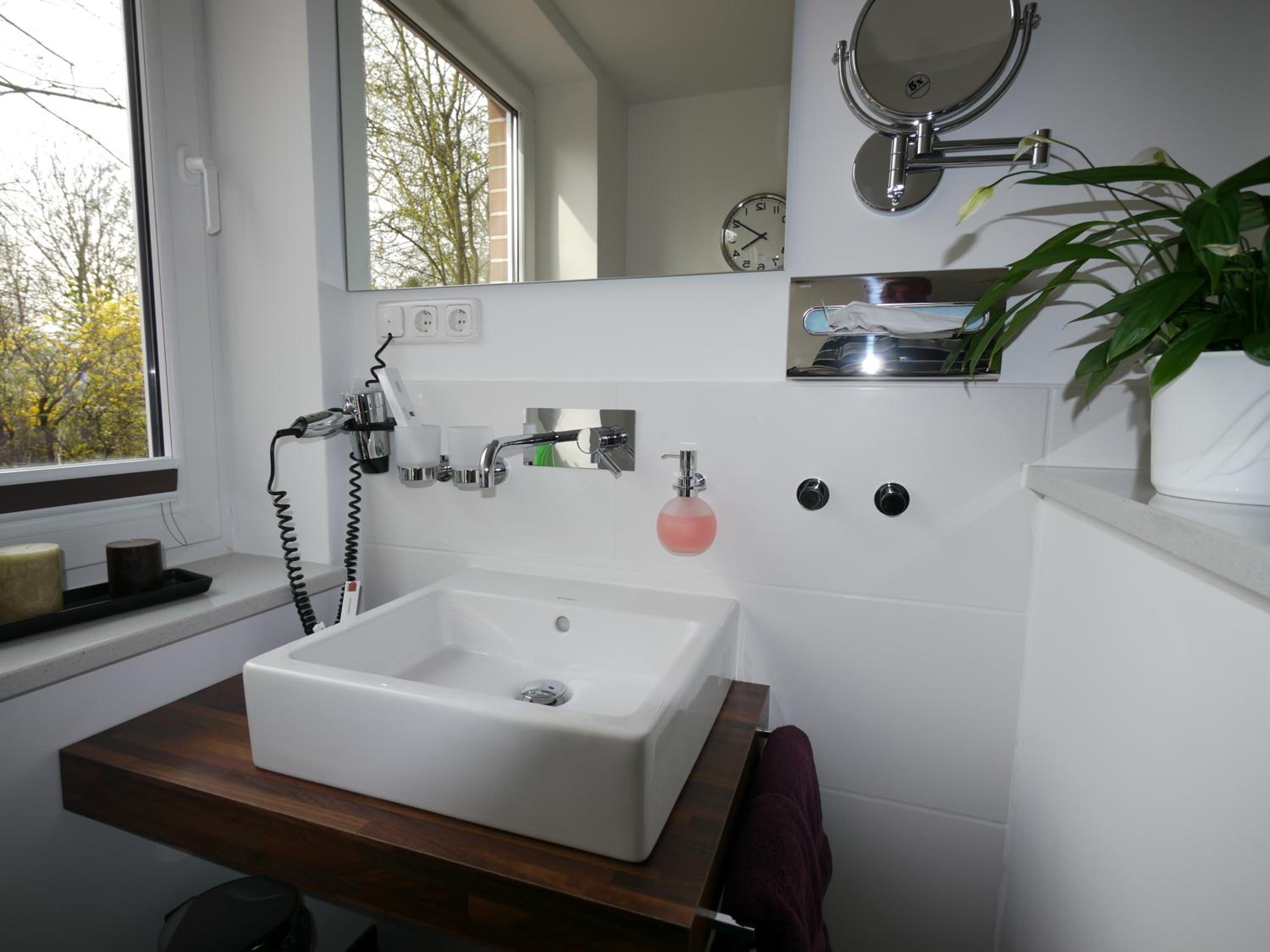 Suite - Photo 4