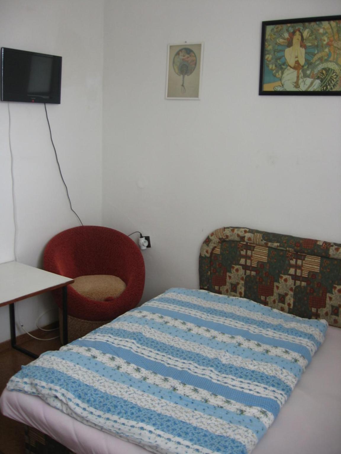 Economy Double Room photo 2