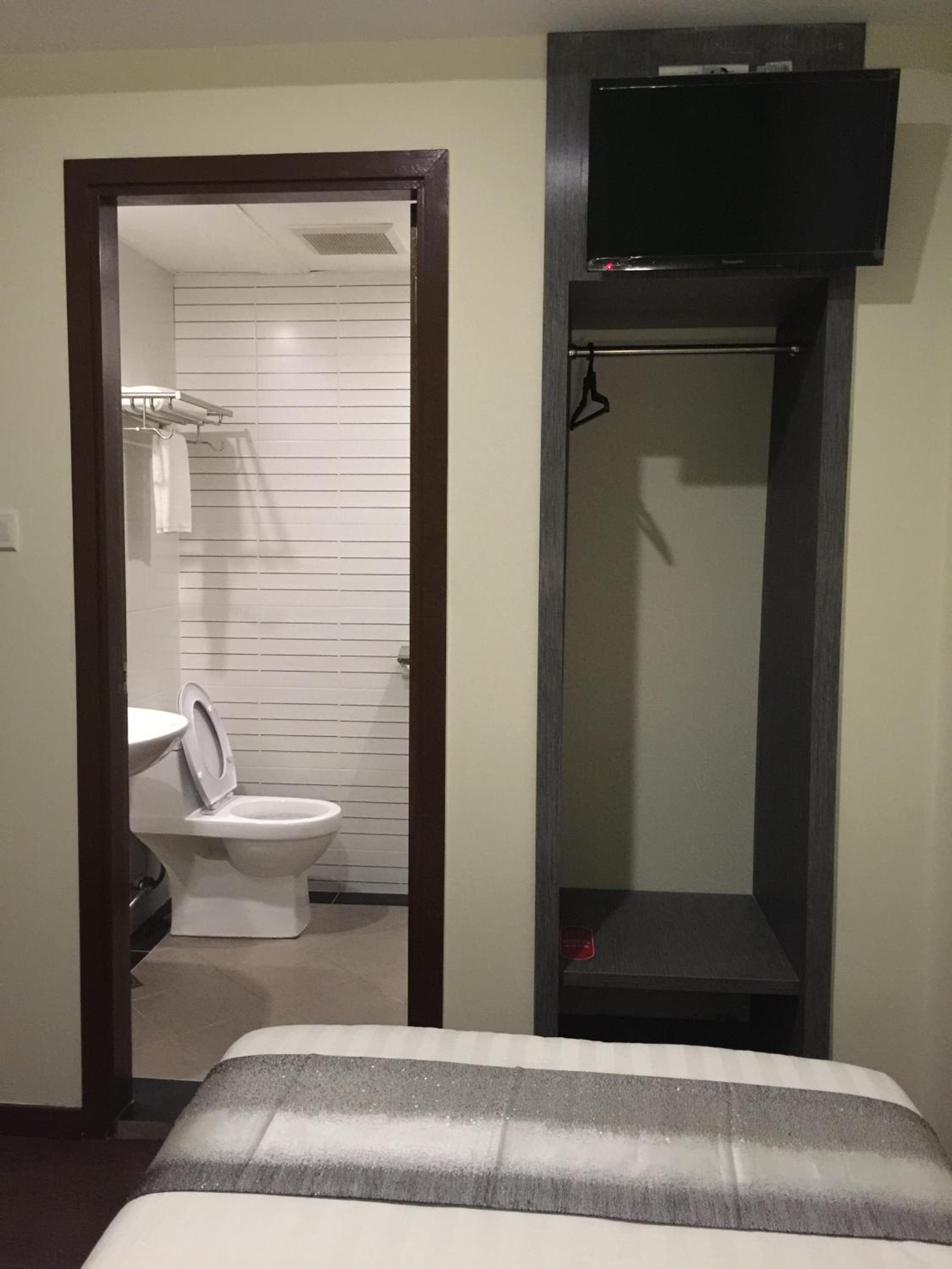 Standard Single Room (No Window) photo 3