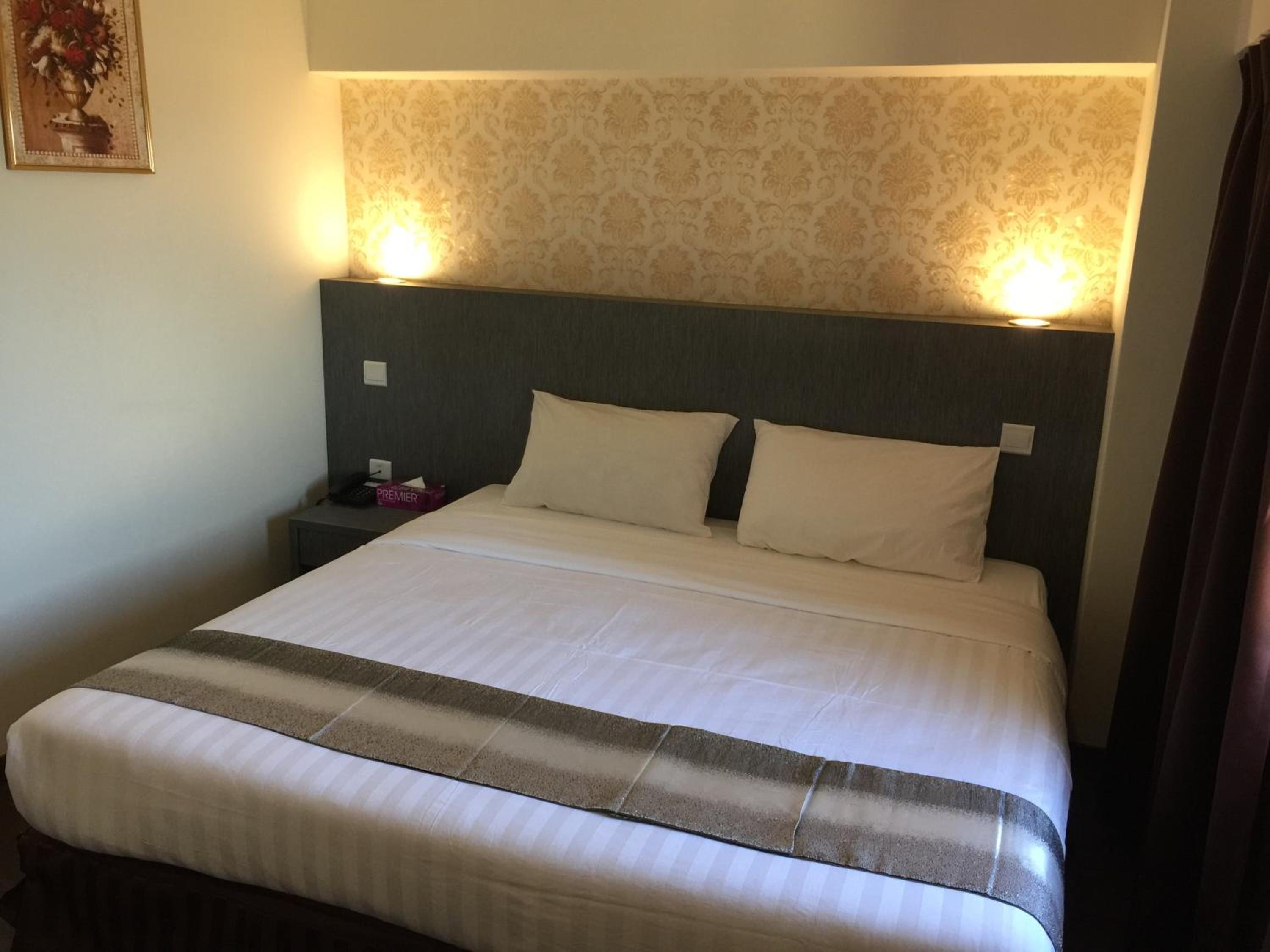 Deluxe King Room photo 3