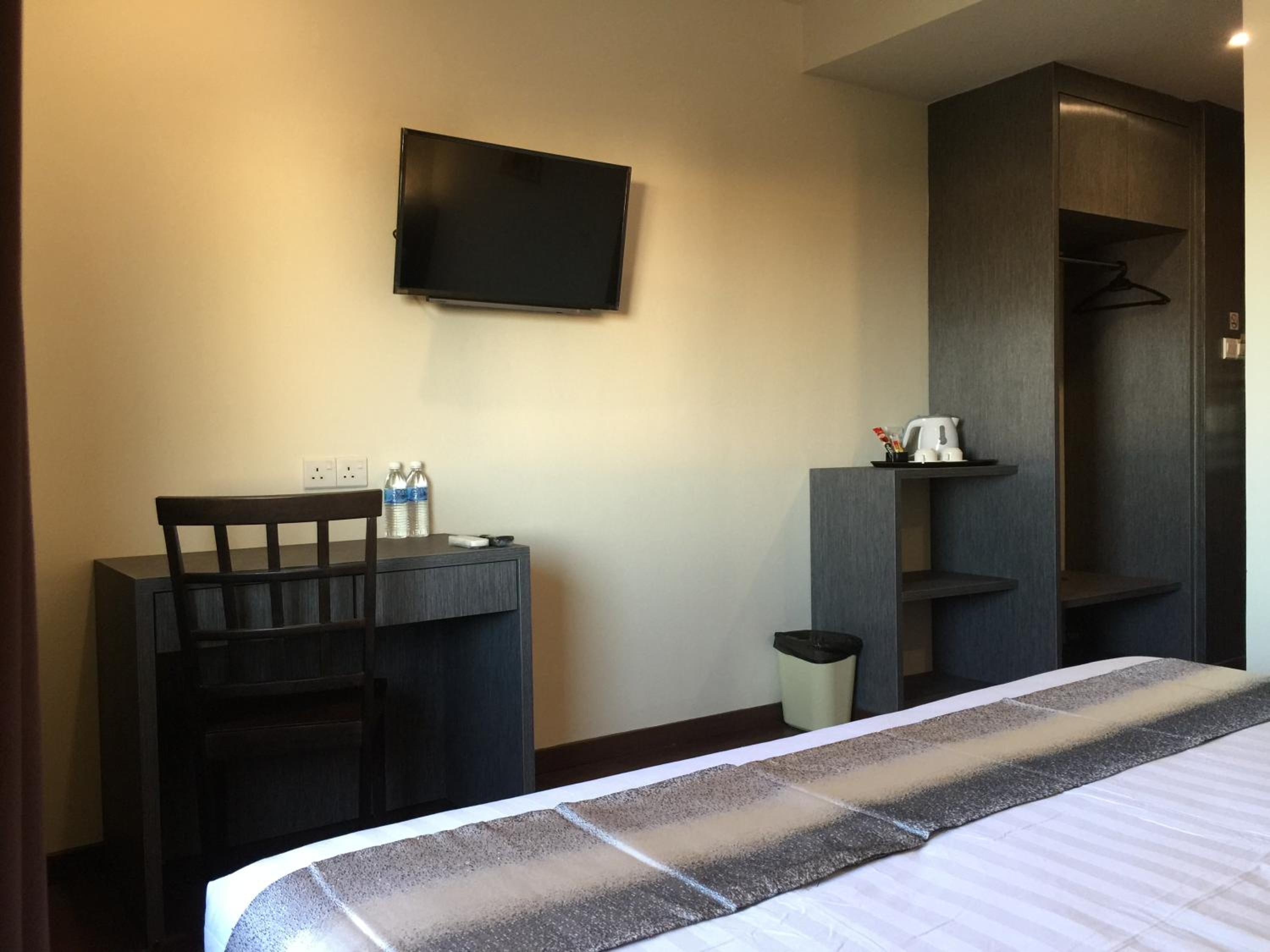 Deluxe King Room photo 2