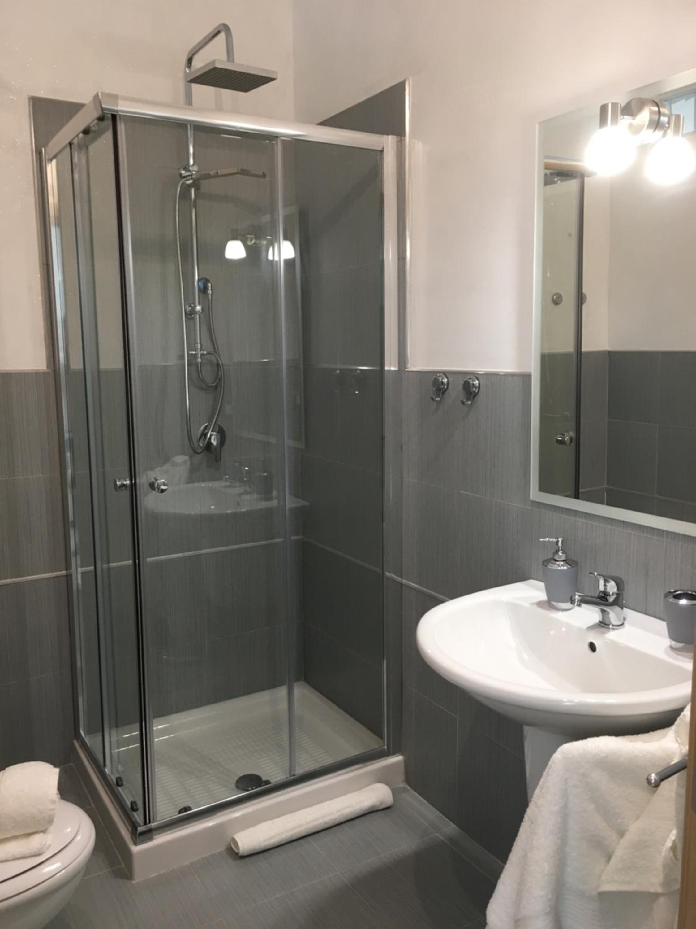 Triple Room with Private Bathroom photo 3