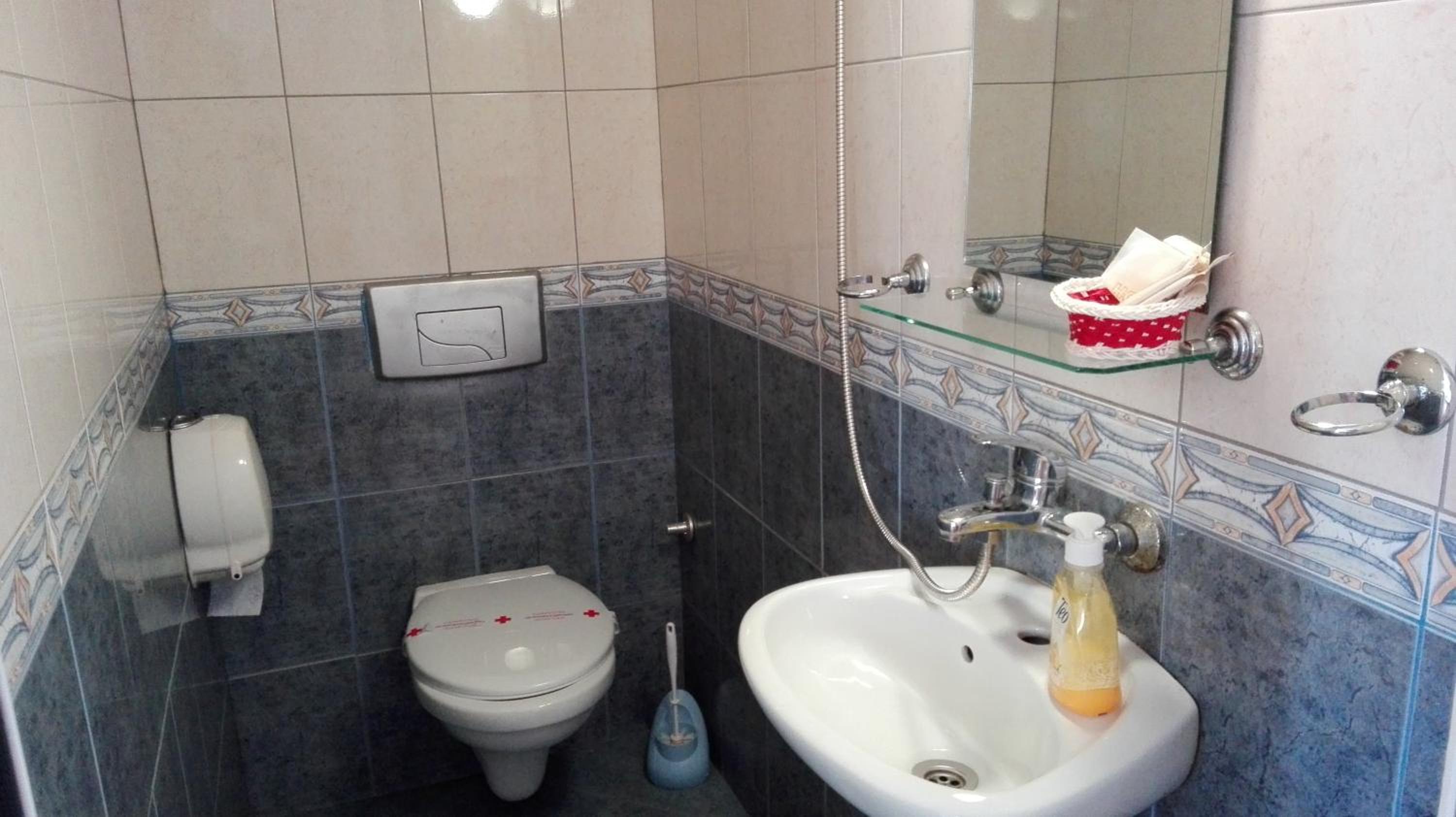 Double or Twin Room - Photo 2