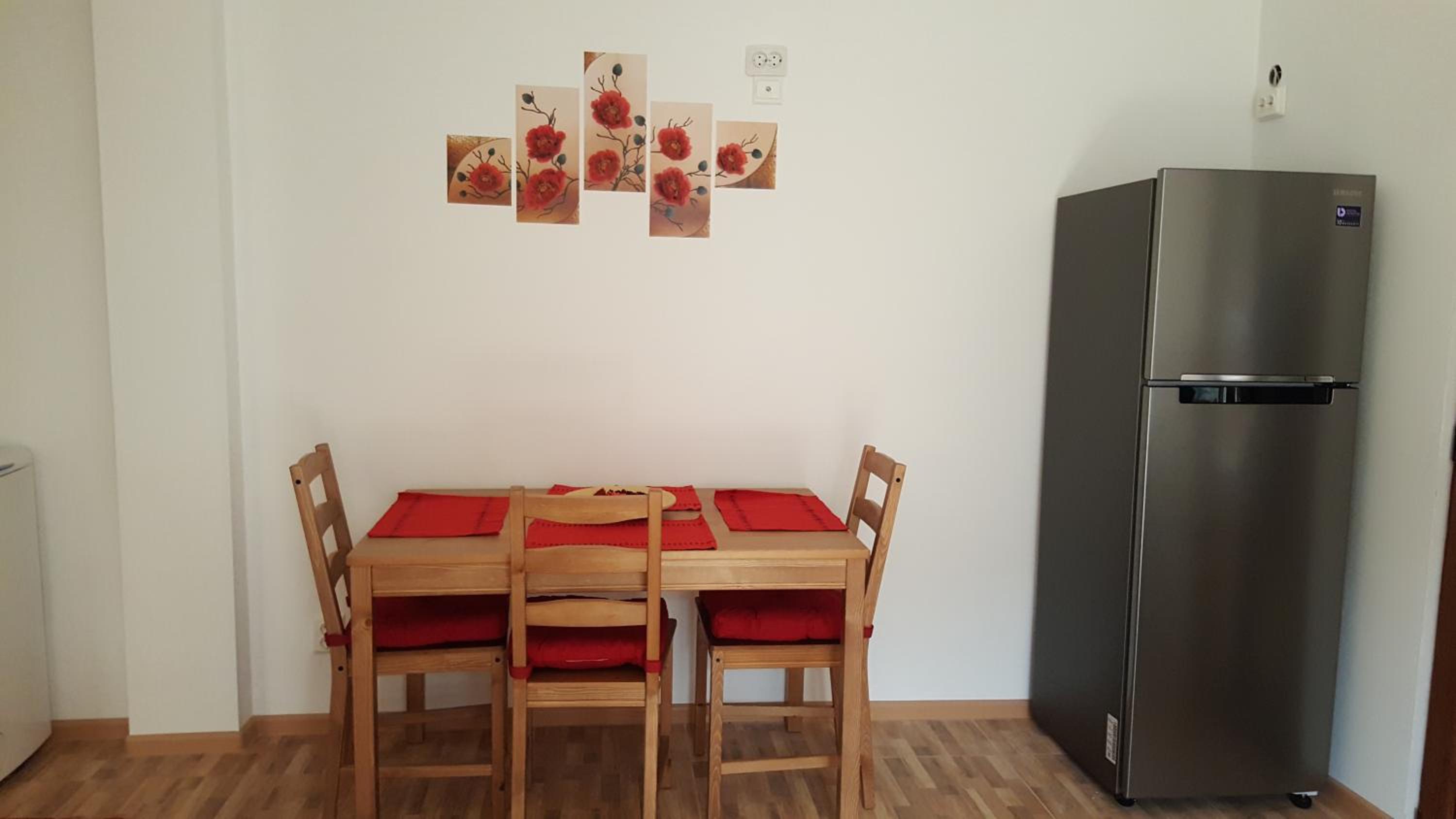 One-Bedroom Apartment photo 3