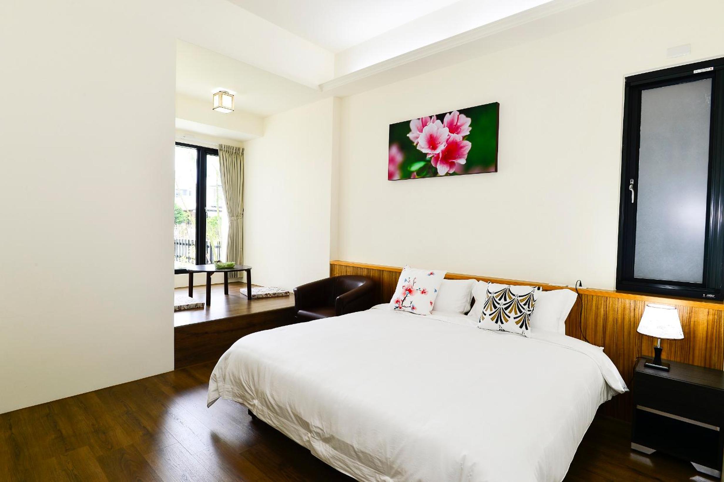 Large Double Room photo 1