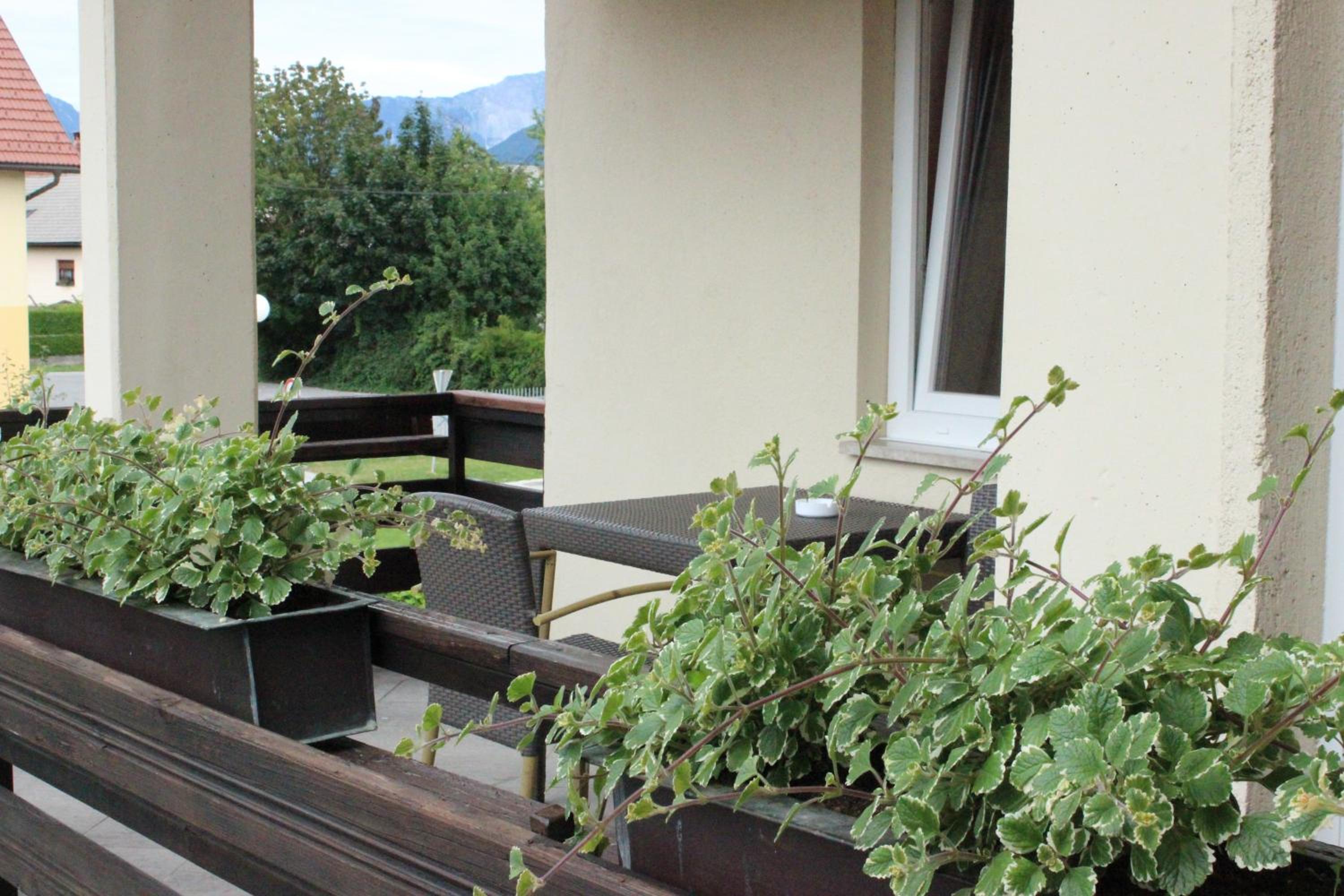 Double Room with Balcony - Photo 2