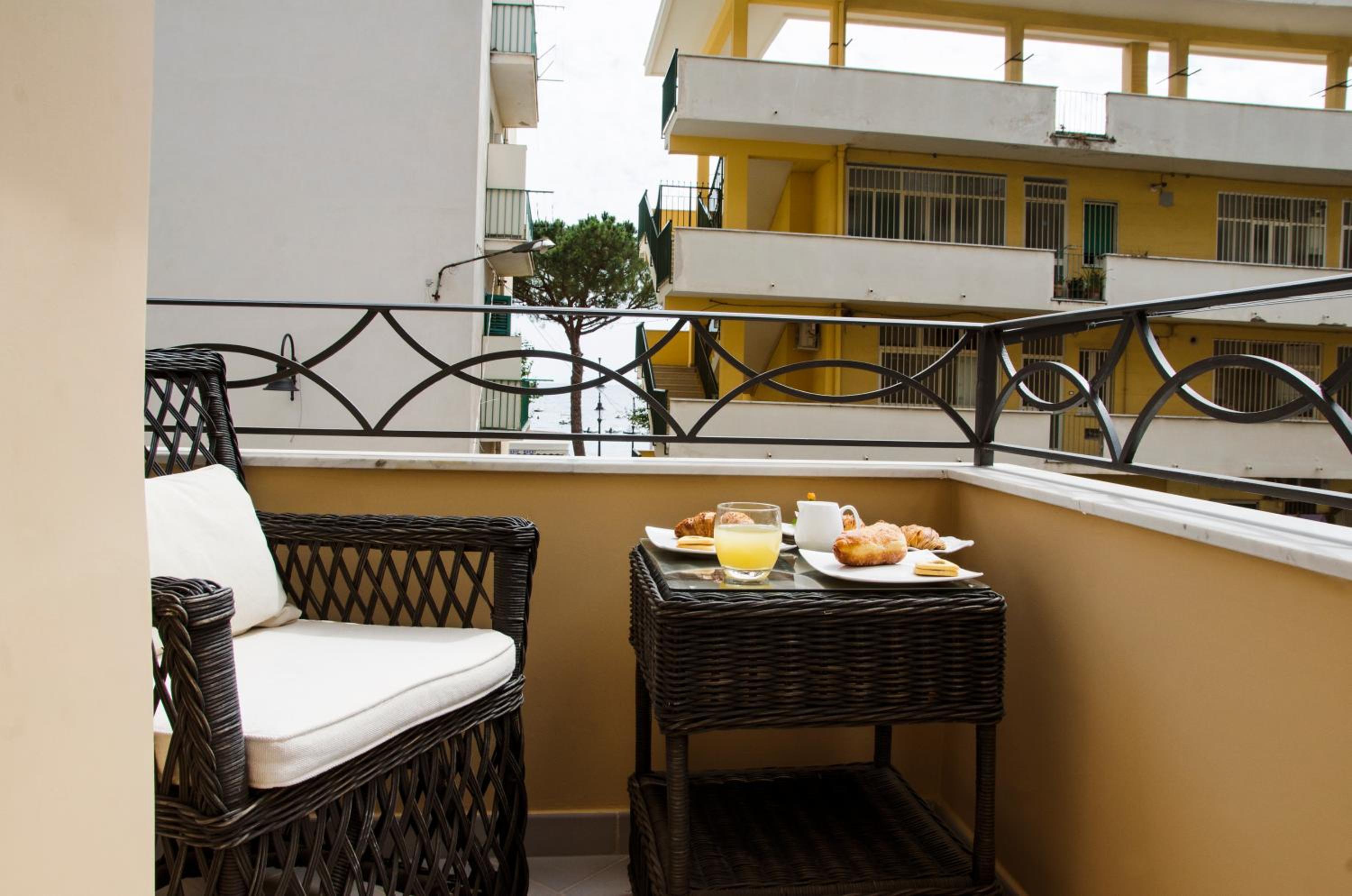 Double Room with Balcony and Sea View photo 3