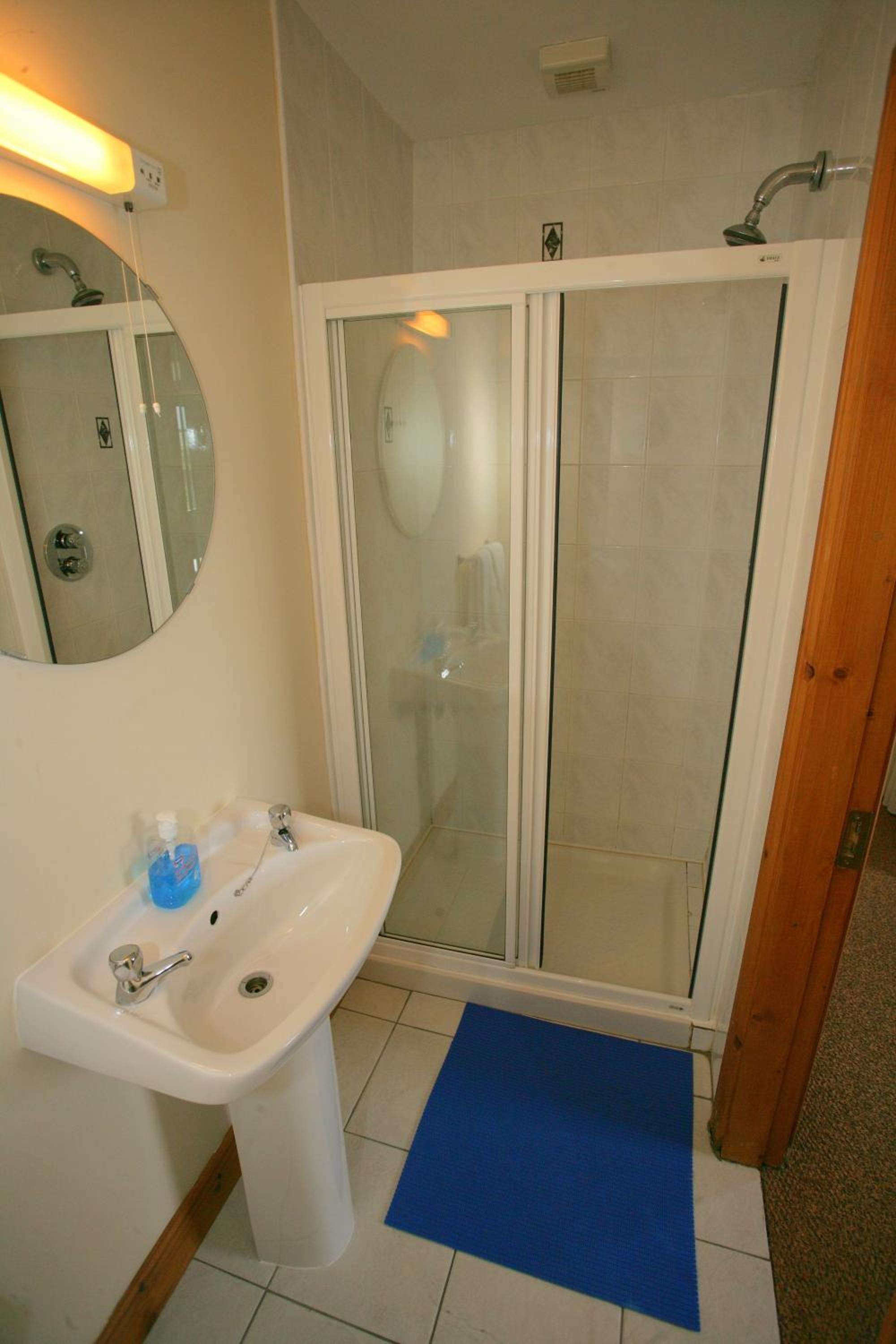 Deluxe Twin Room - Photo 3