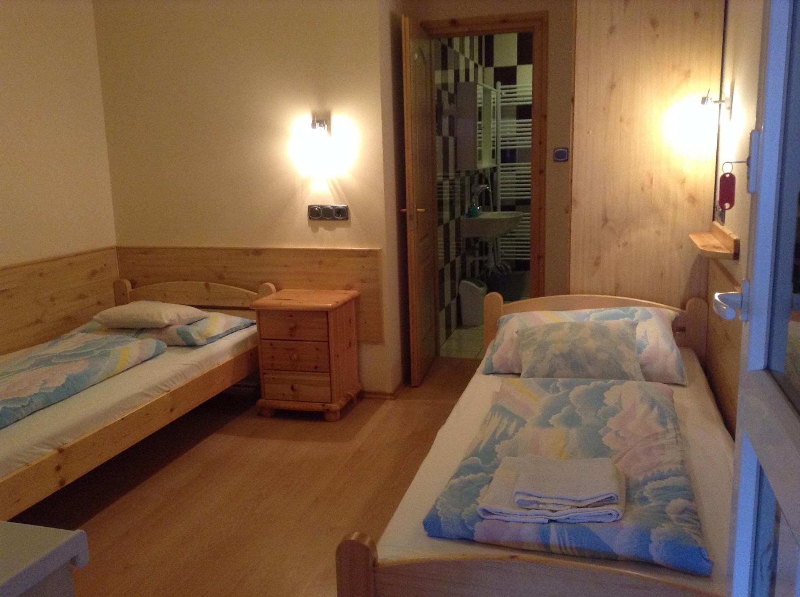 Double or Twin Room with Private Bathroom photo 2