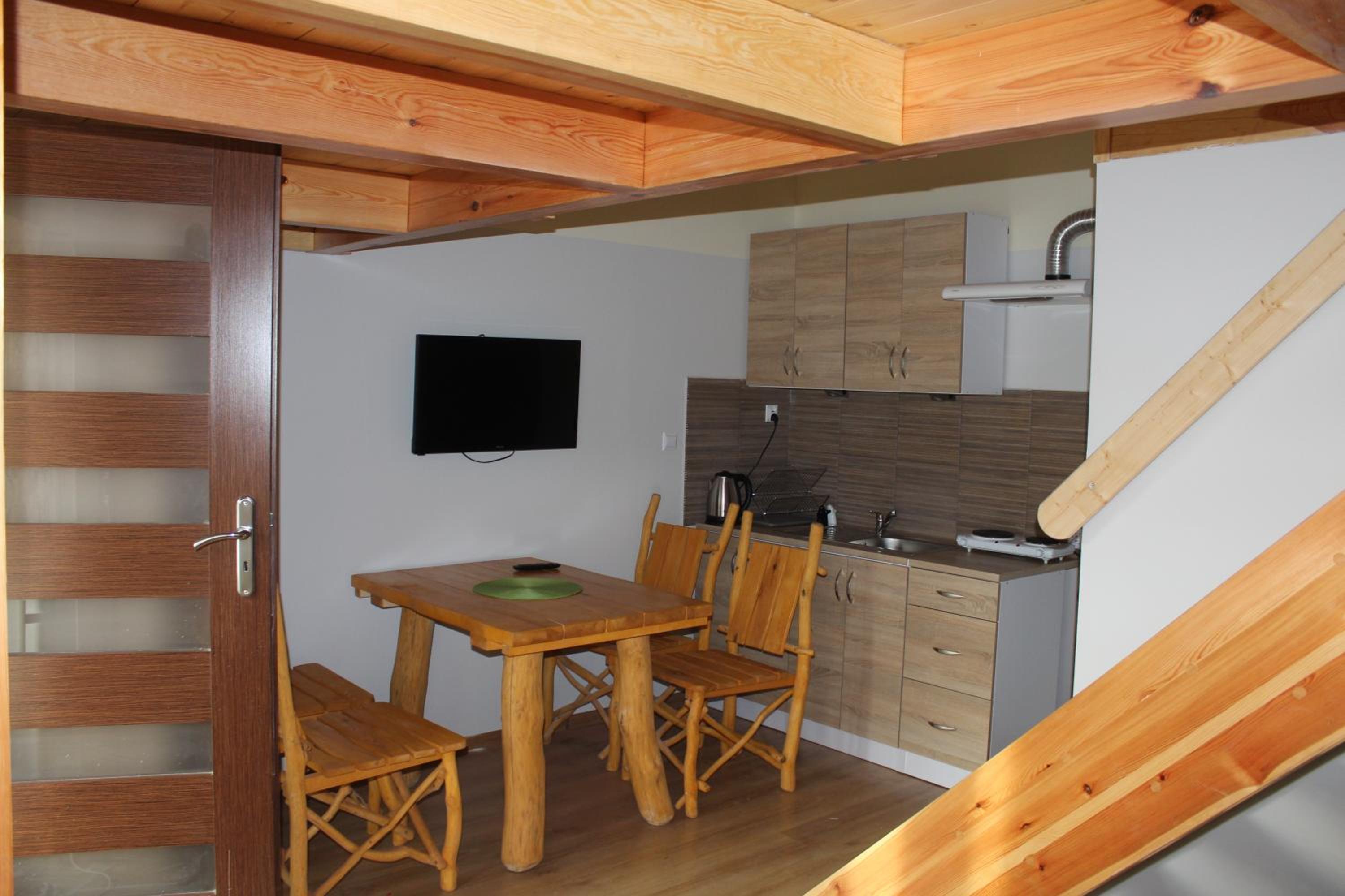 Apartment - Split Level - Photo 4