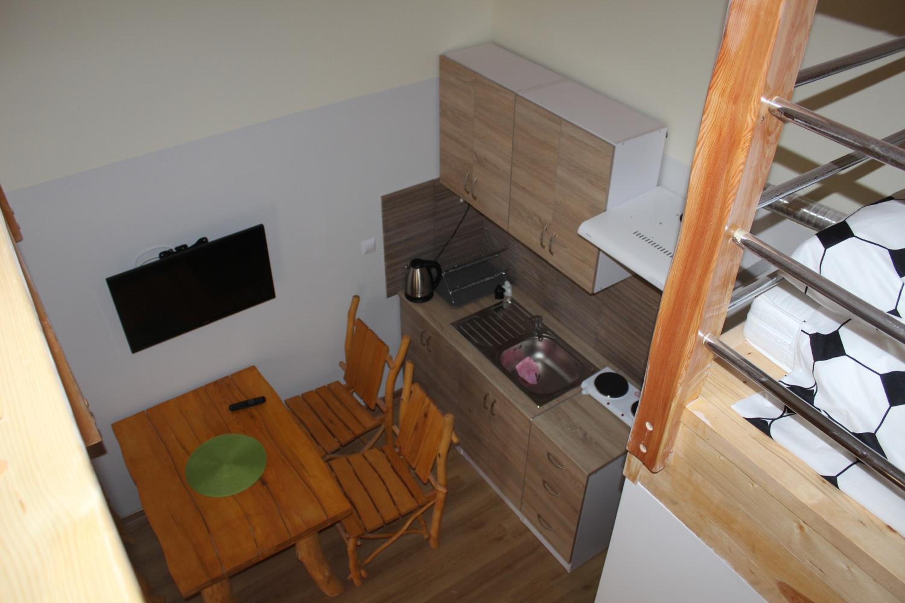 Apartment - Split Level - Photo 3