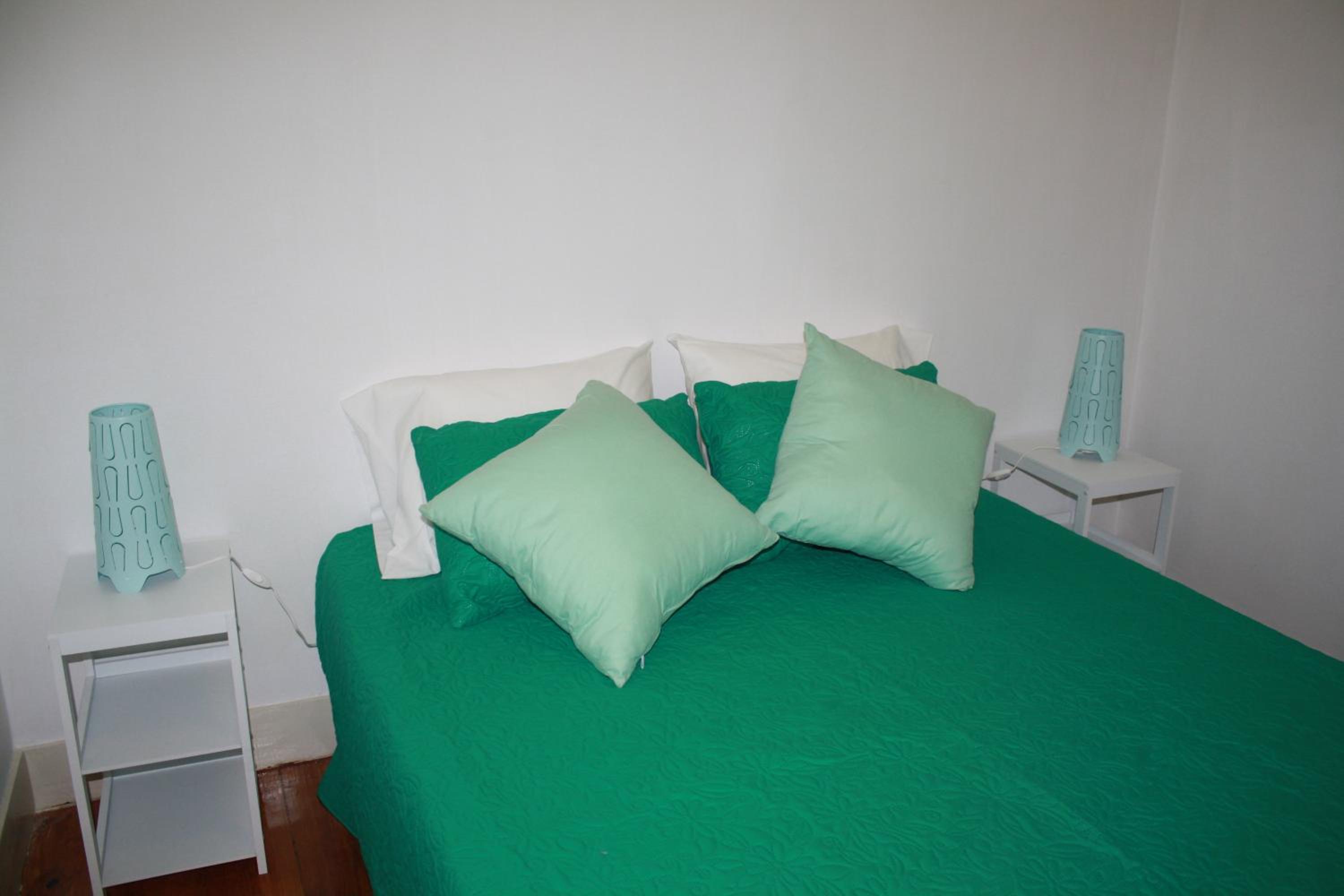 Economy Double Room Without Window photo 2