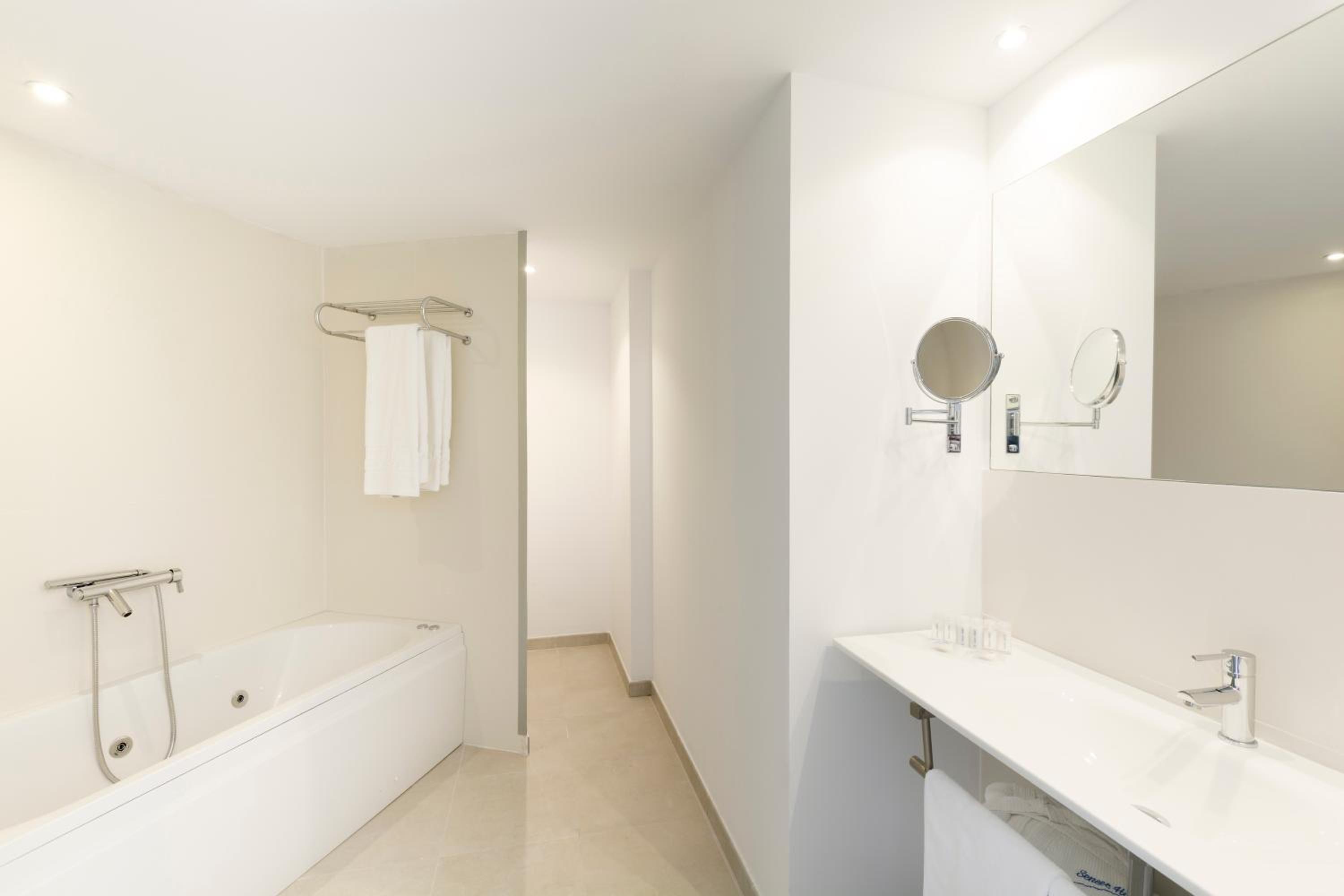 Privilege Suite with Executive Lounge Access