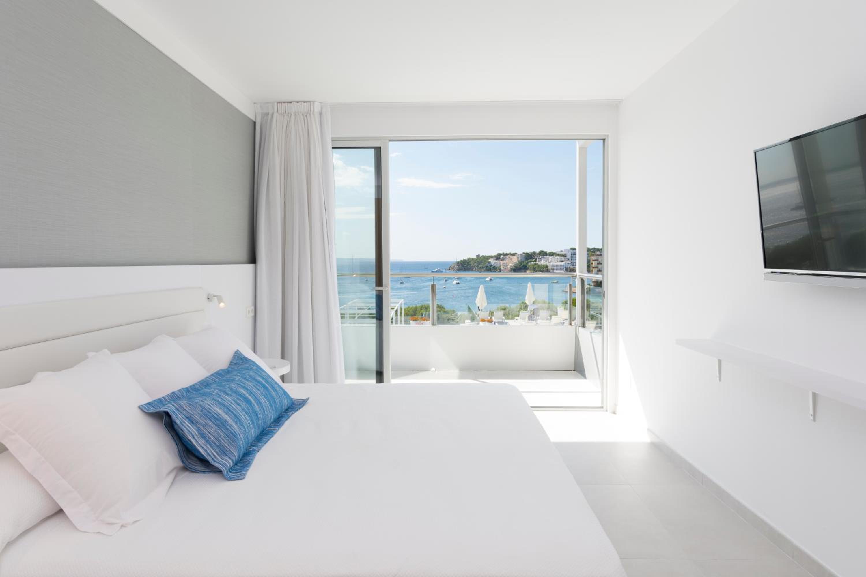 Presidential Suite with Sea View and Executive Lounge Access