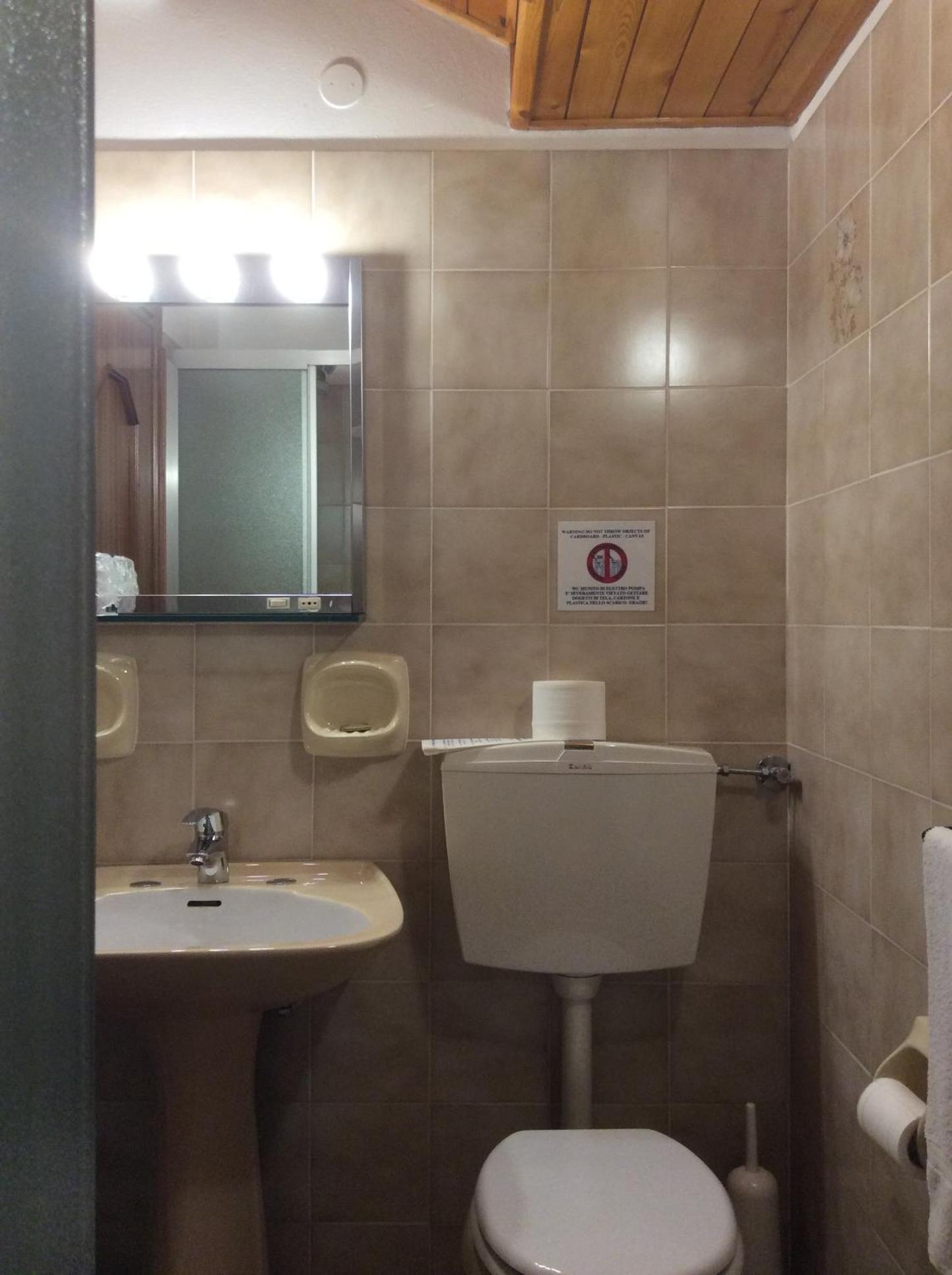 Double Room - Photo 4