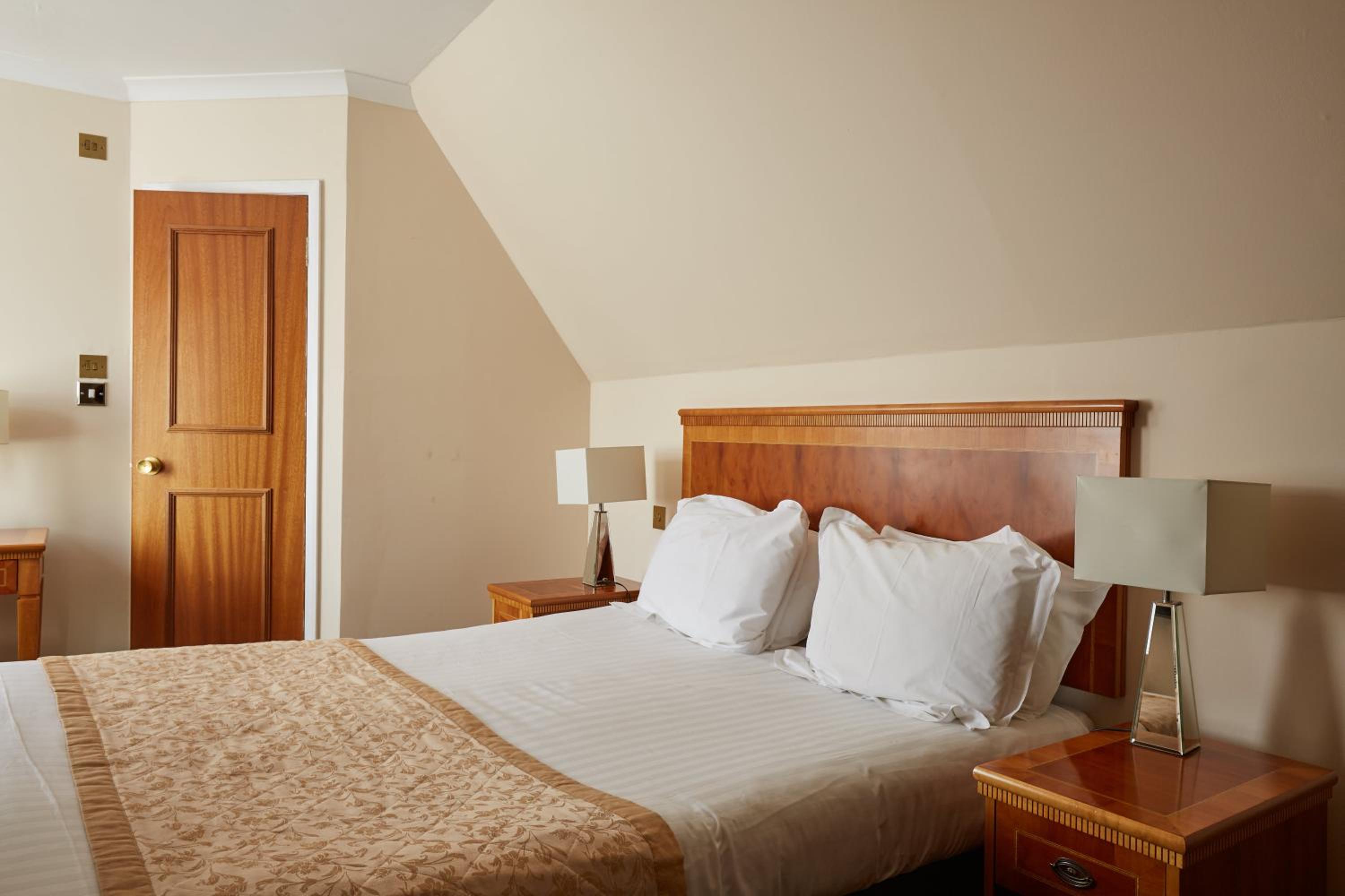 Standard Double Room - Photo 6