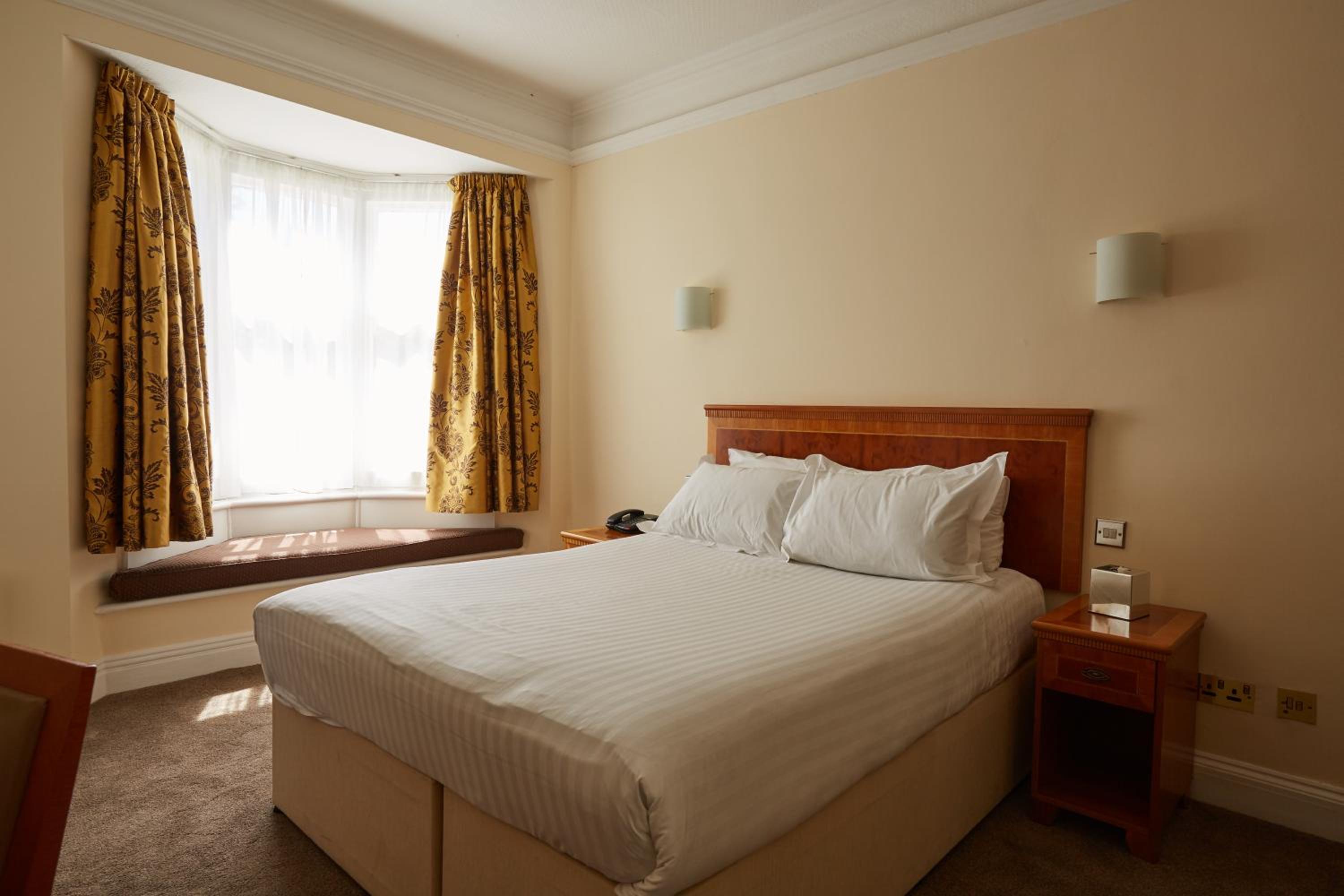 Standard Double Room - Photo 14