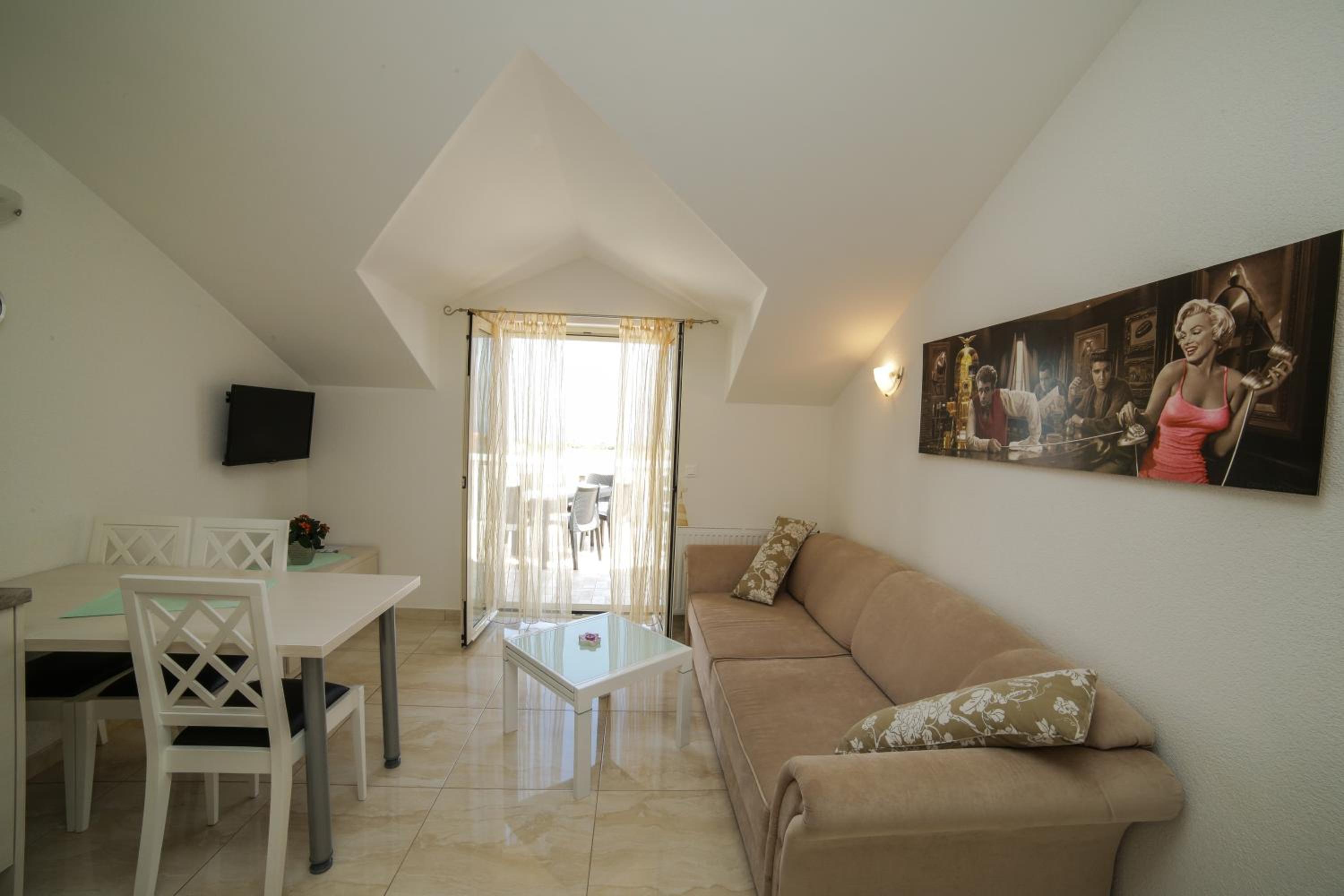 Deluxe Apartment photo 1