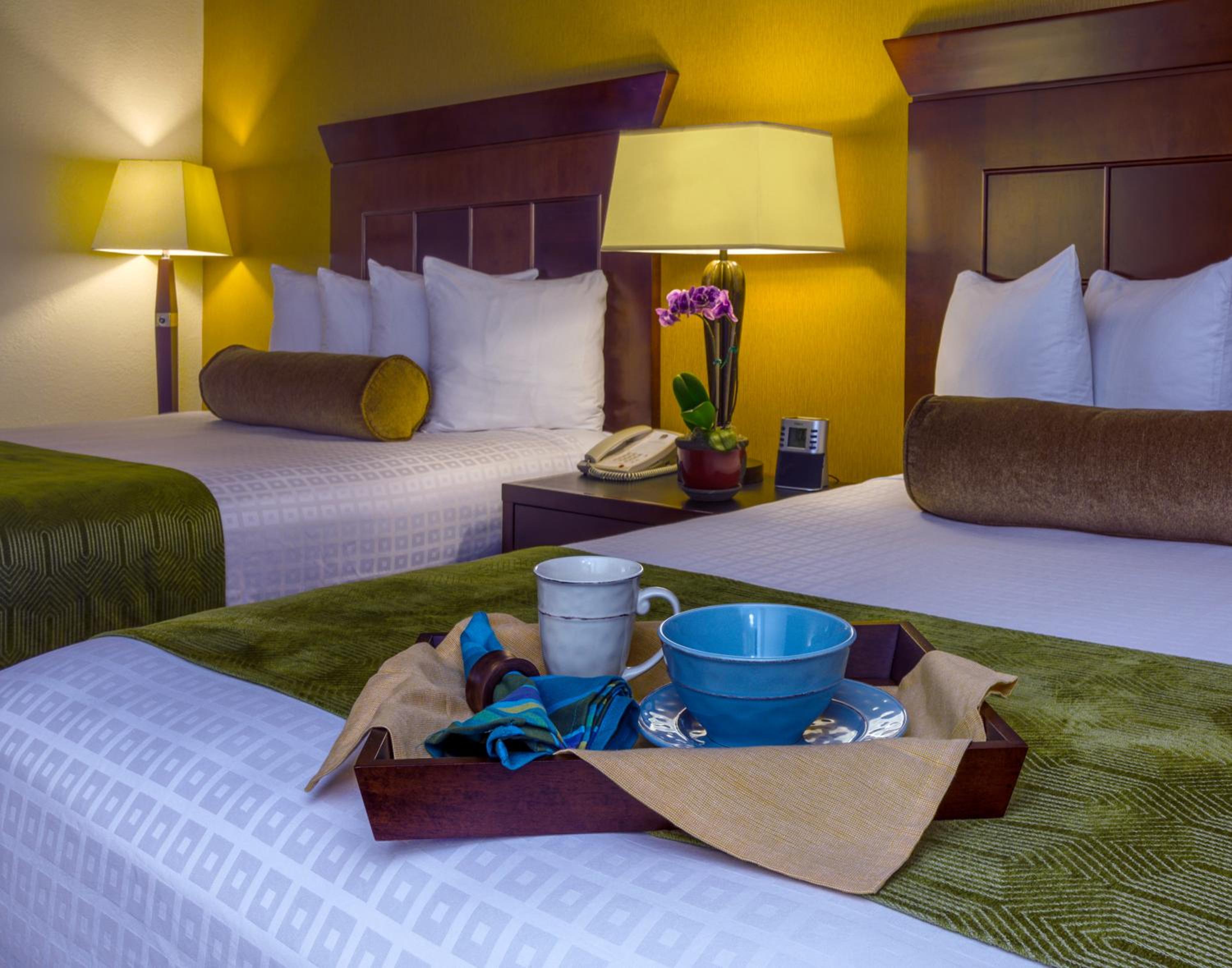 Queen Room with Two Queen Beds with Courtyard View - Photo 2