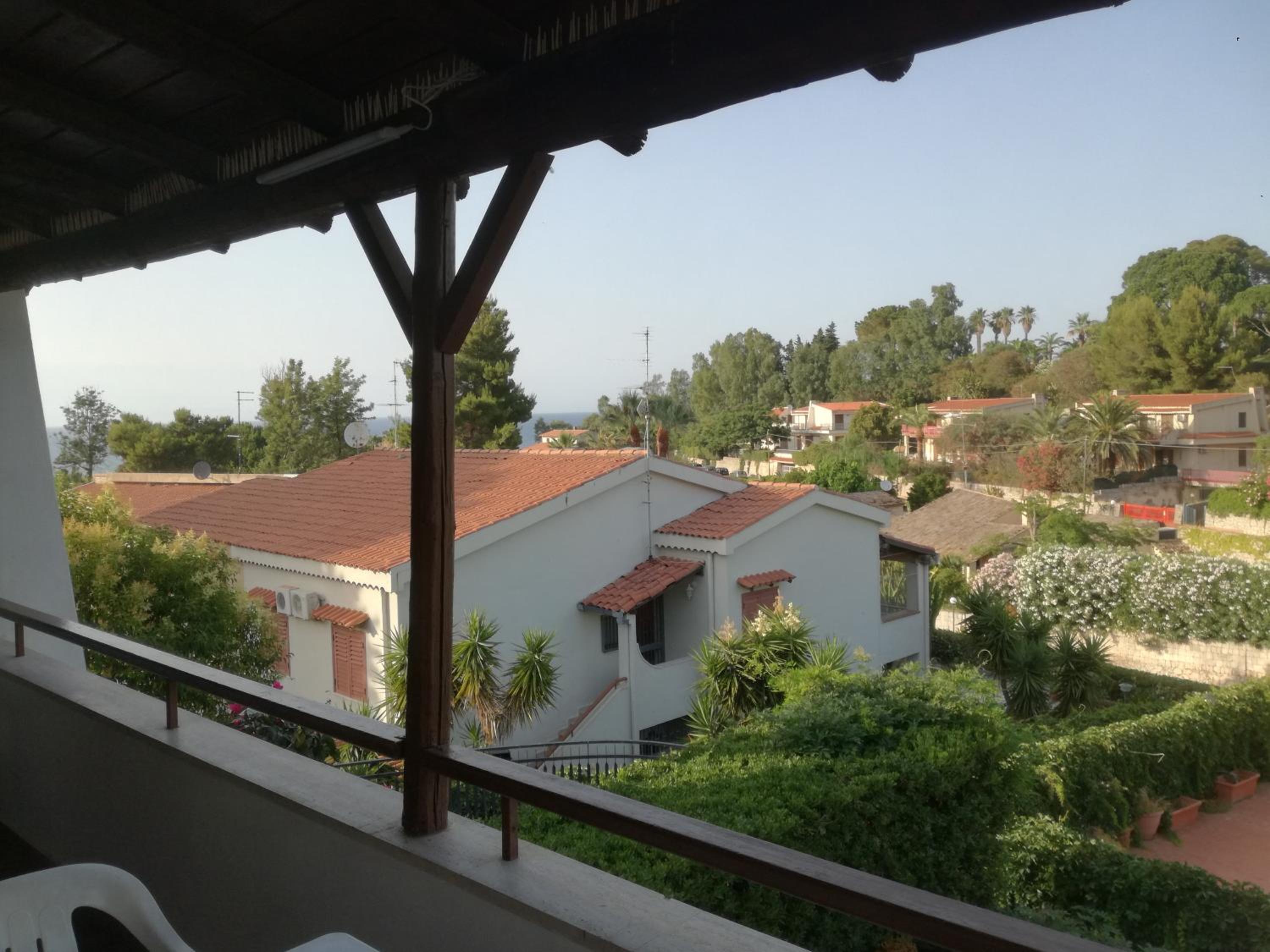 Two-Bedroom Apartment with Balcony photo 2