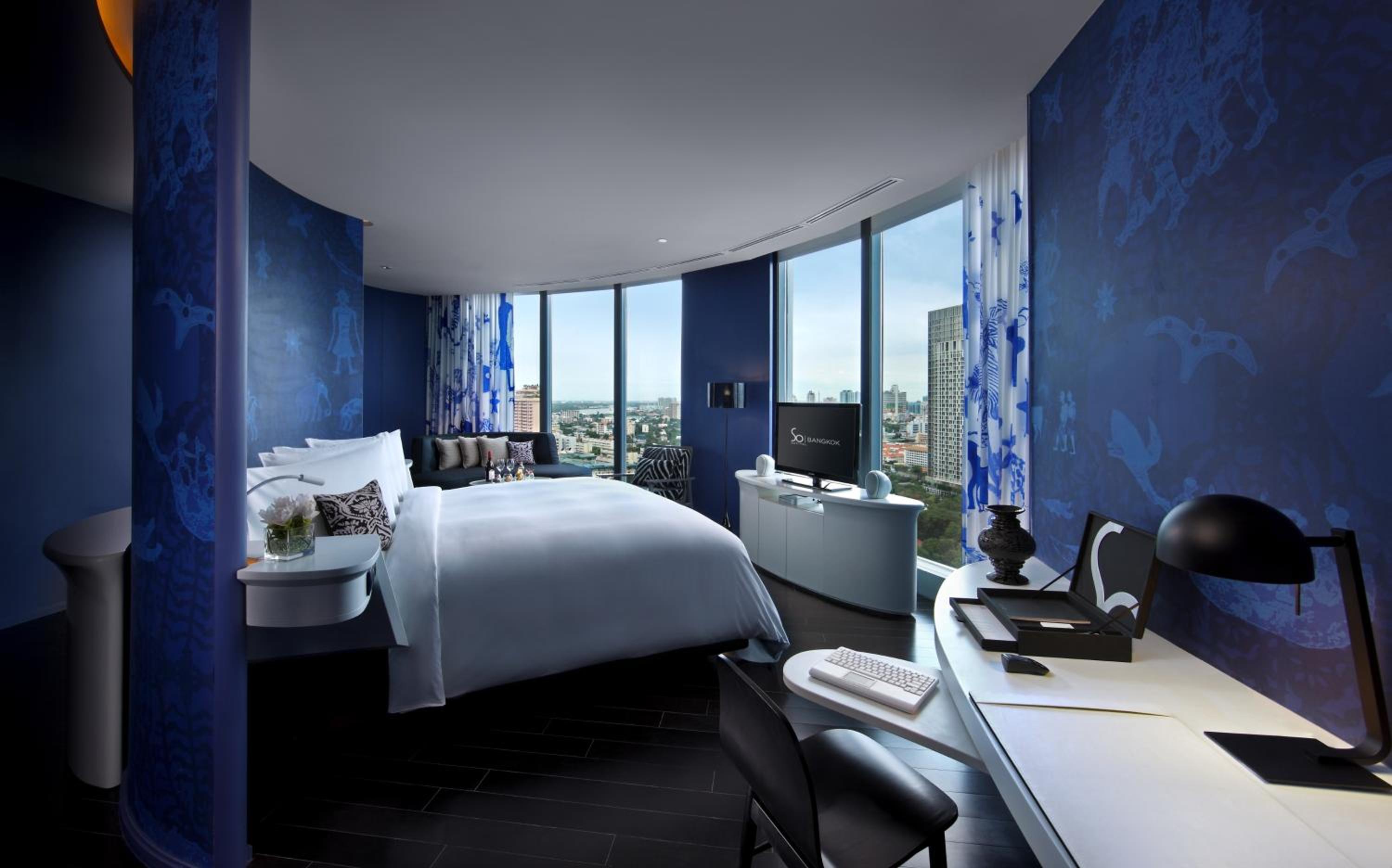 SO King Studio Room with Skyline City View and Club Signature Benefits photo 3