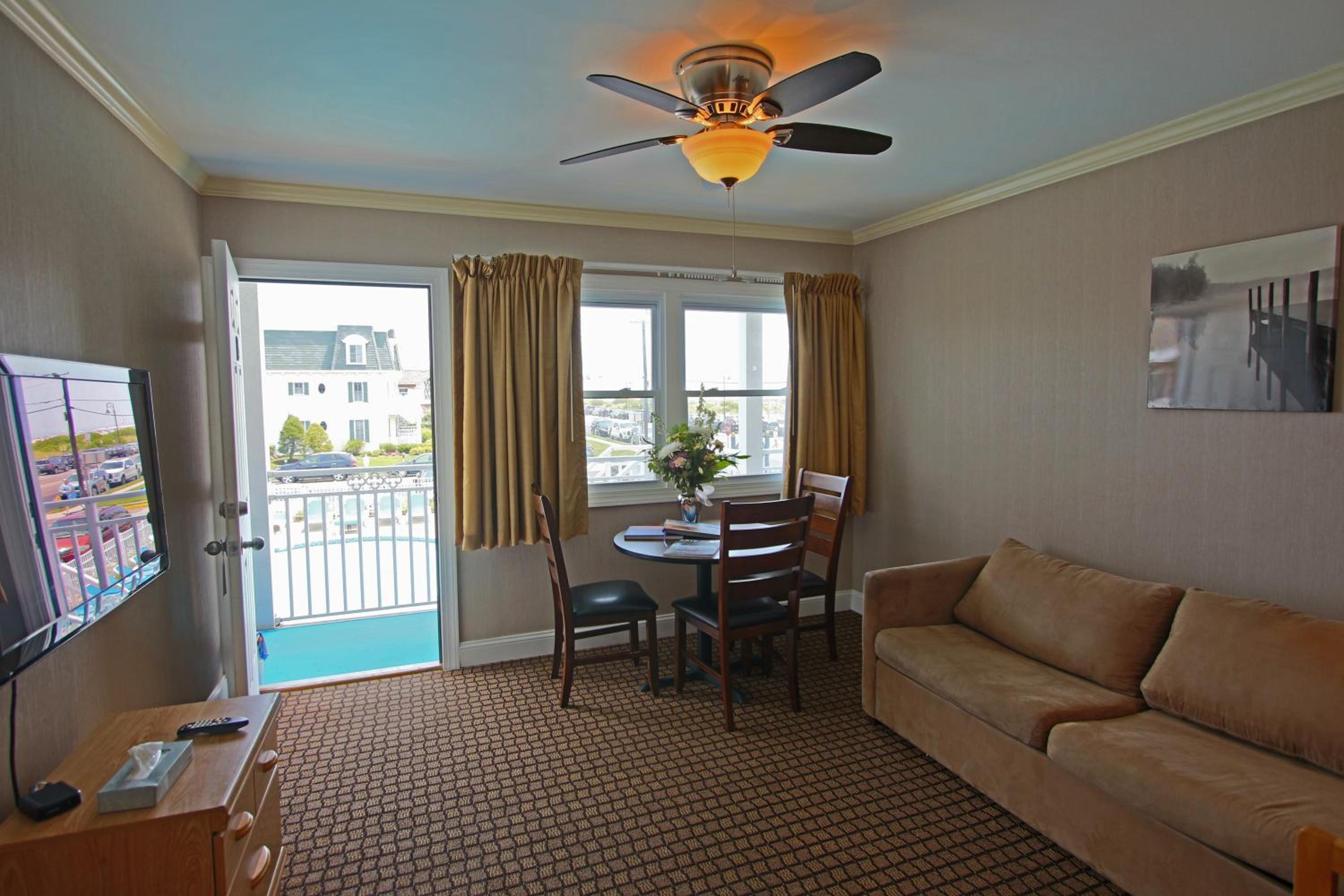 King Suite - Ocean View - Photo 4
