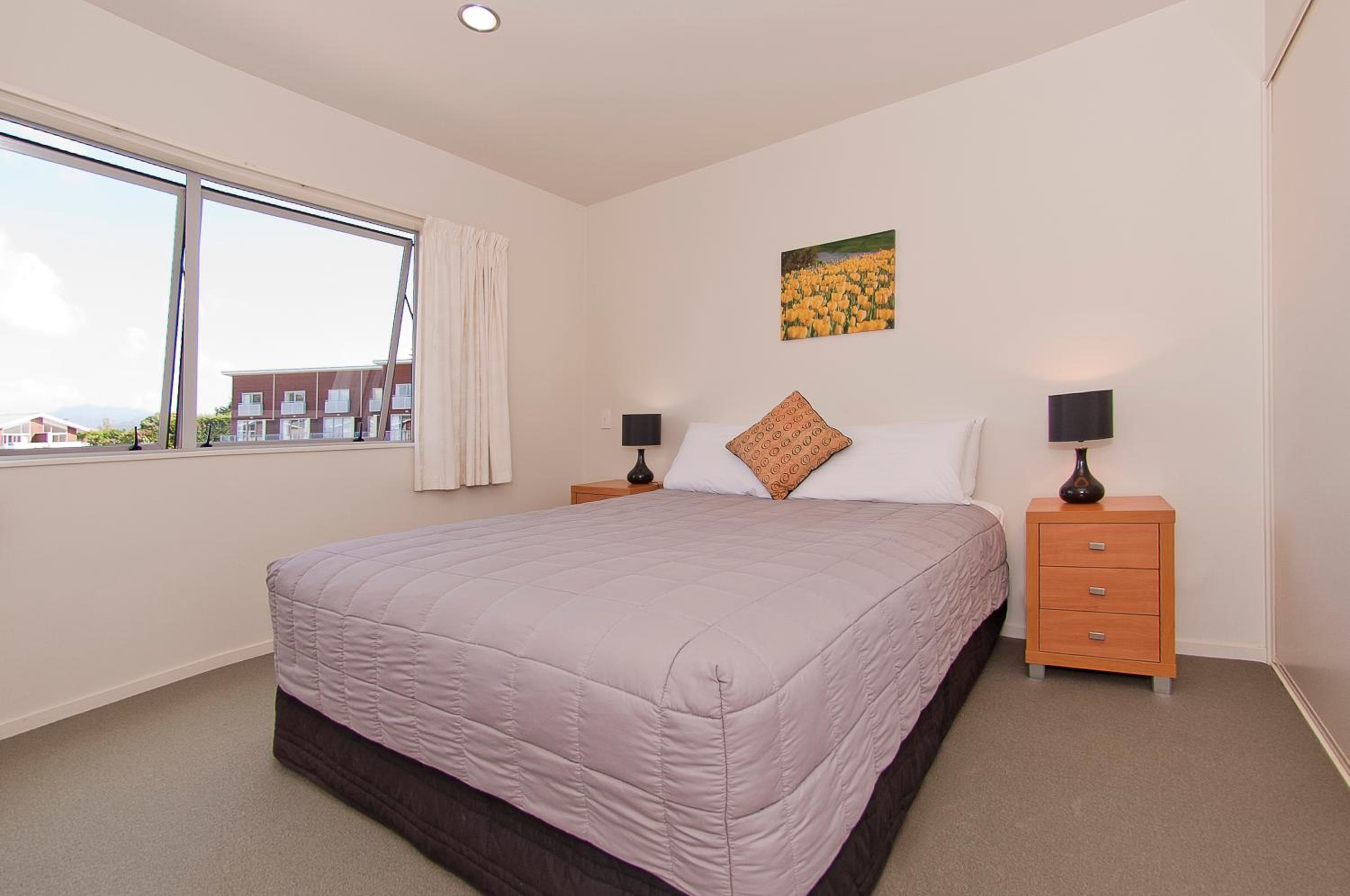 Two-Bedroom Apartment with Balcony - Photo 9