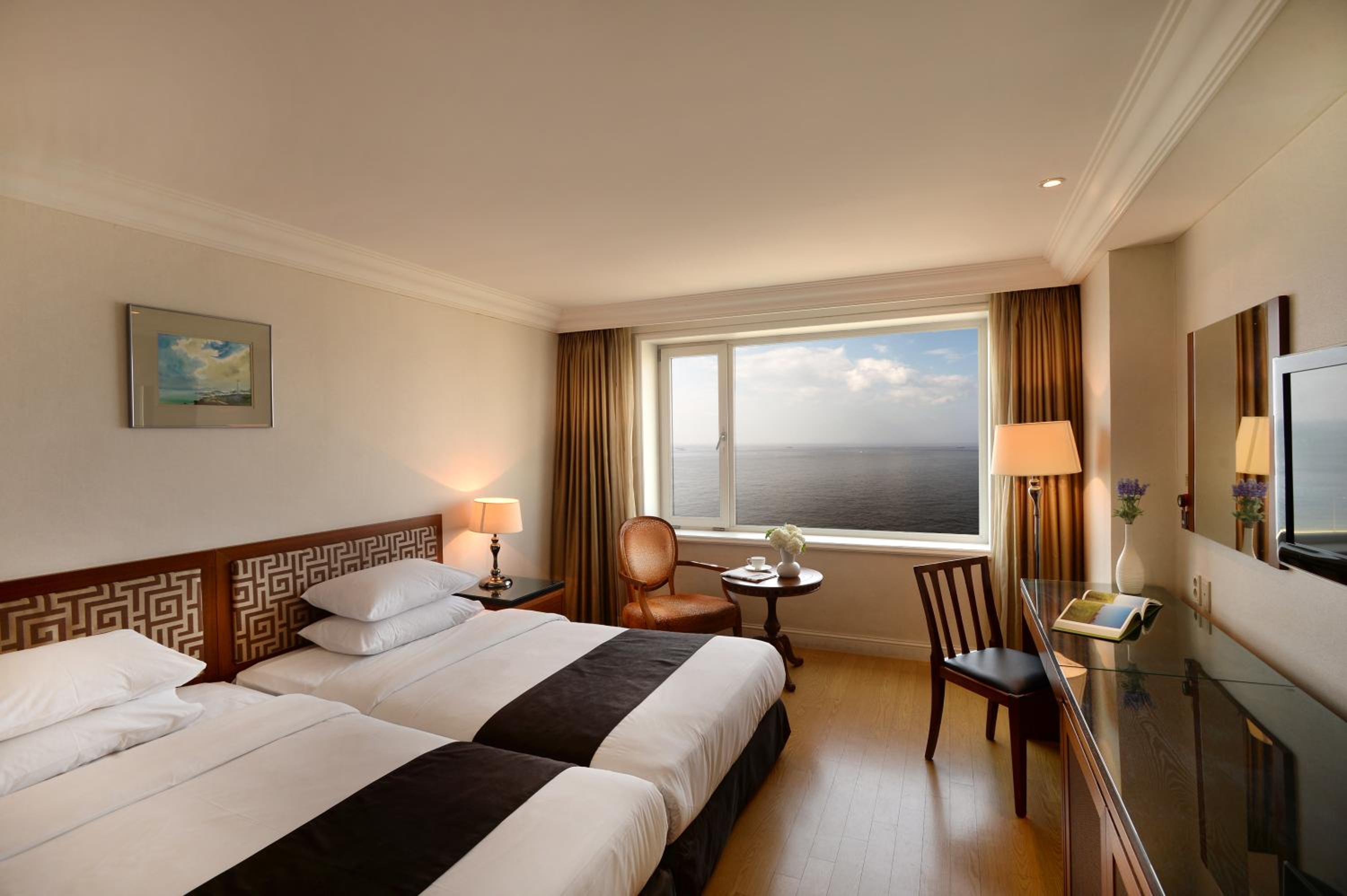Deluxe Twin Ocean View - Photo 1