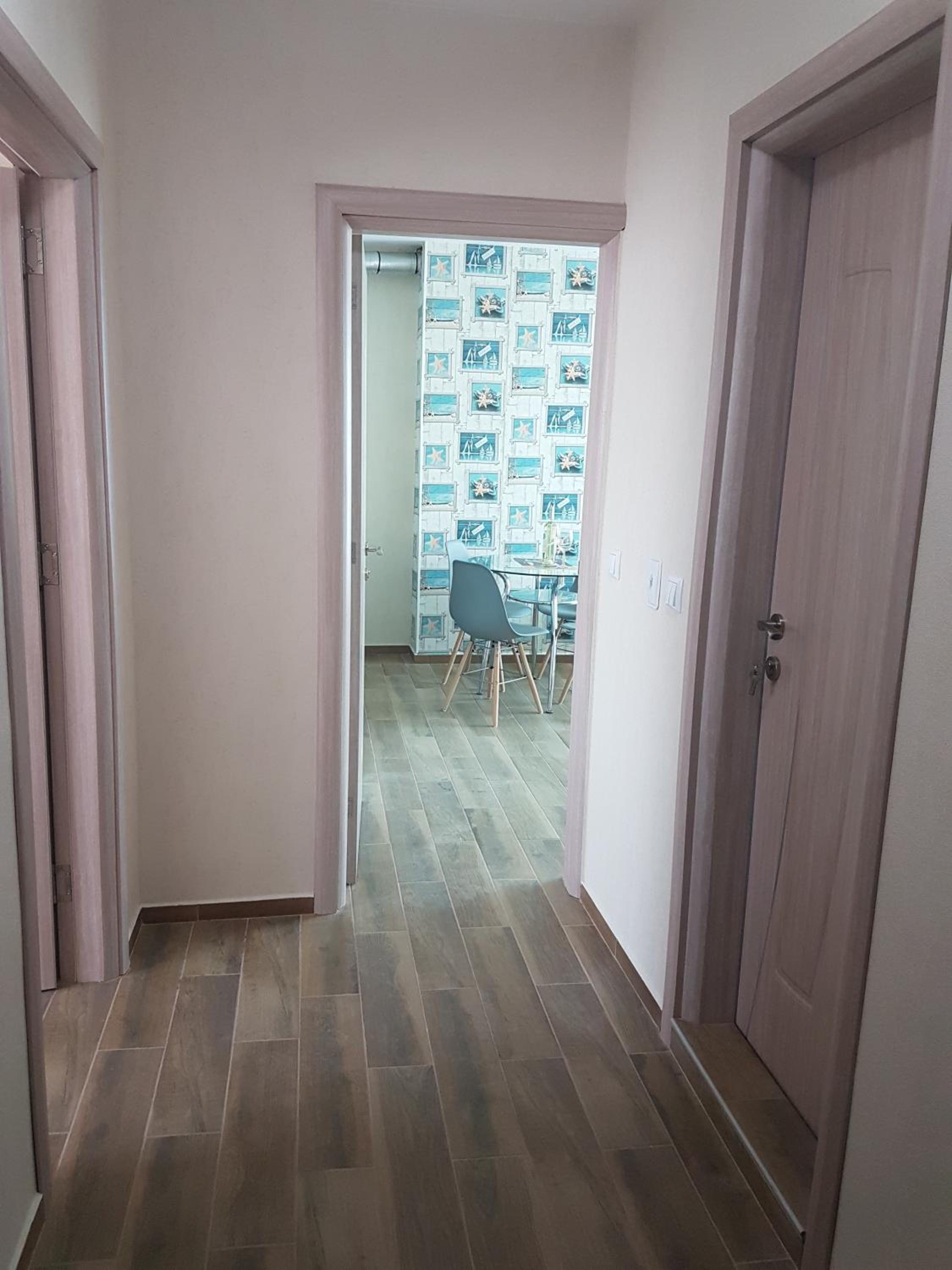 Deluxe One-Bedroom Apartment with Sea View photo 2