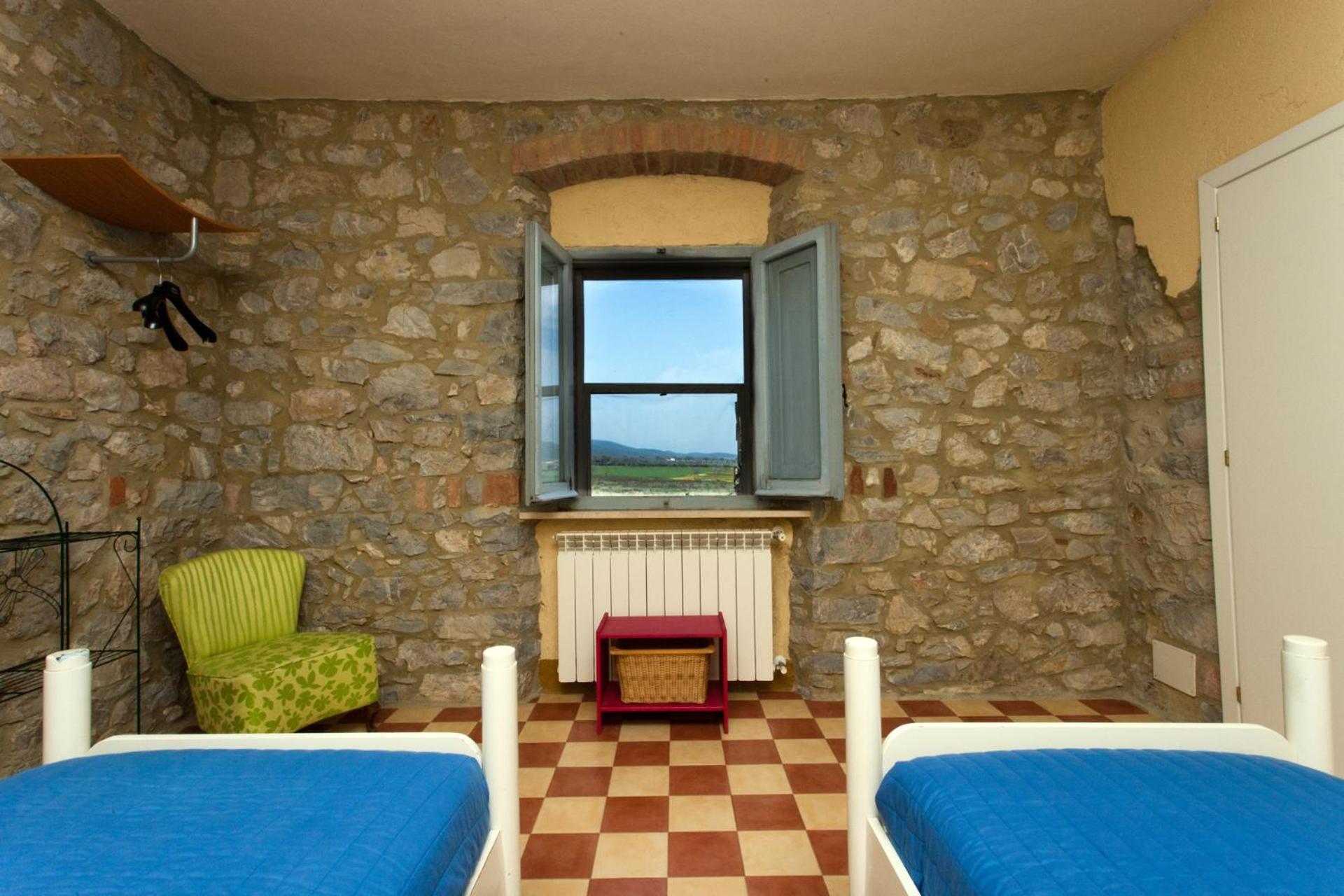 Two-Bedroom Apartment with Balcony photo 3