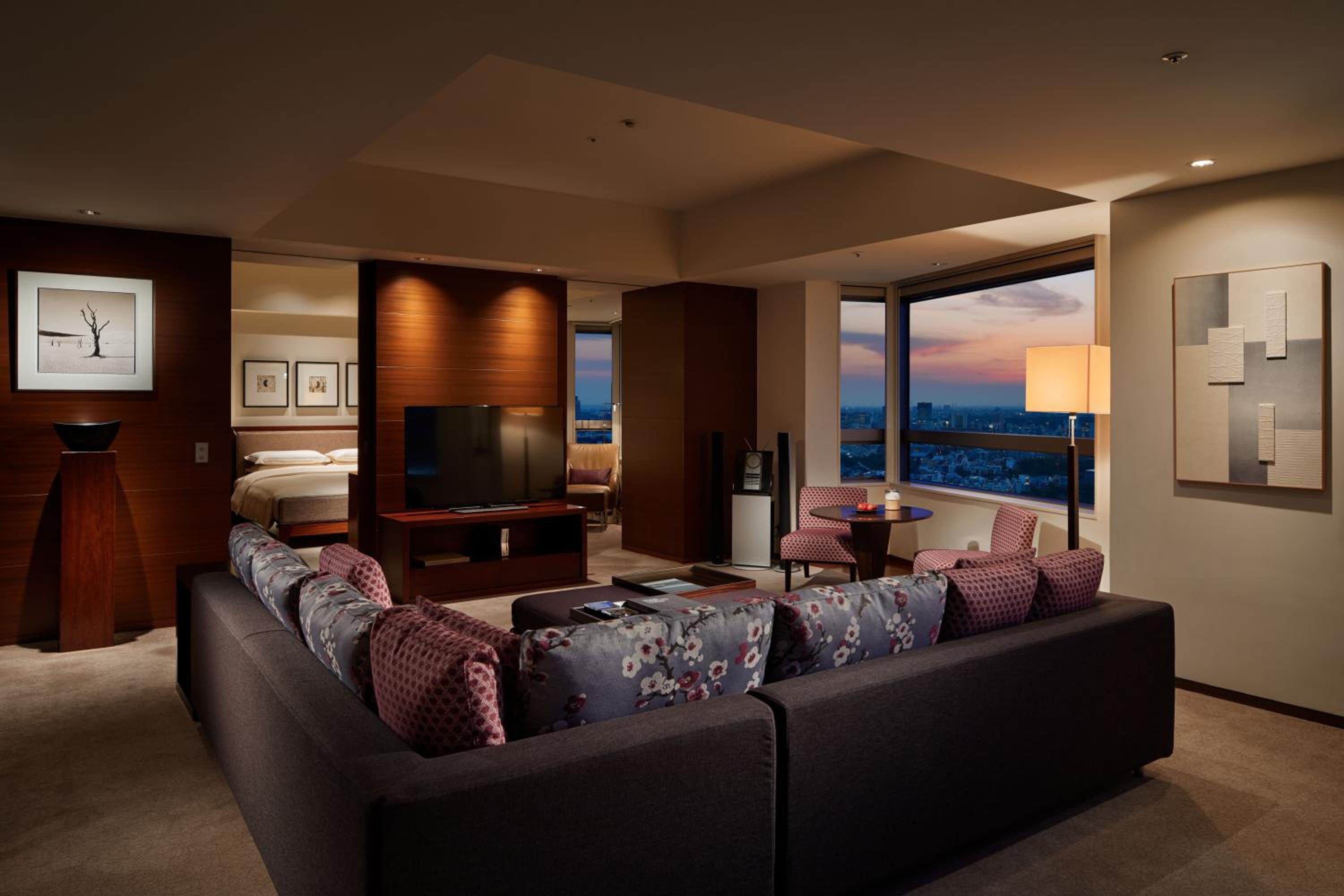 Grand Executive Suite with One King Bed Grand Executive Suite with One King Bed