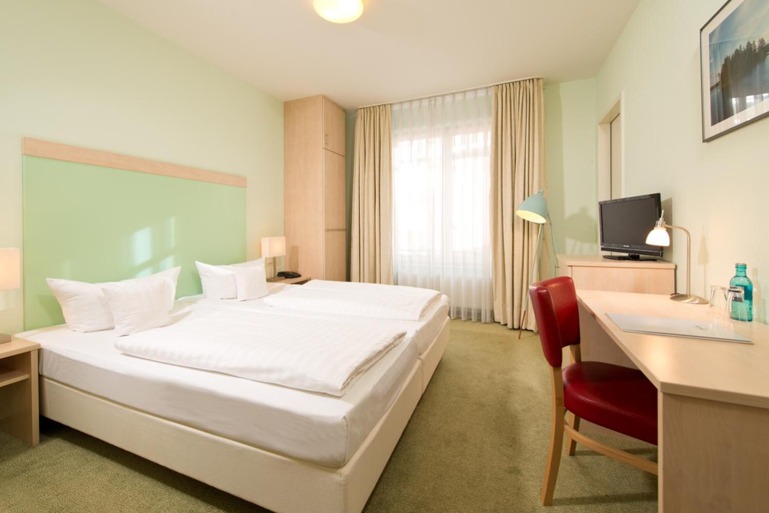 Business Double Room - Photo 1
