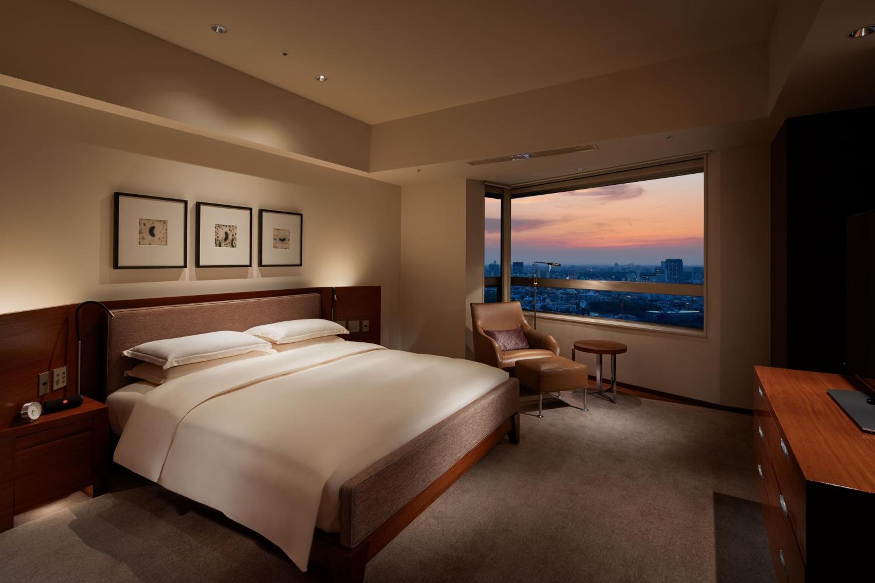 Grand Executive Suite with One King Bed photo Grand Executive Suite with One King Bed photo