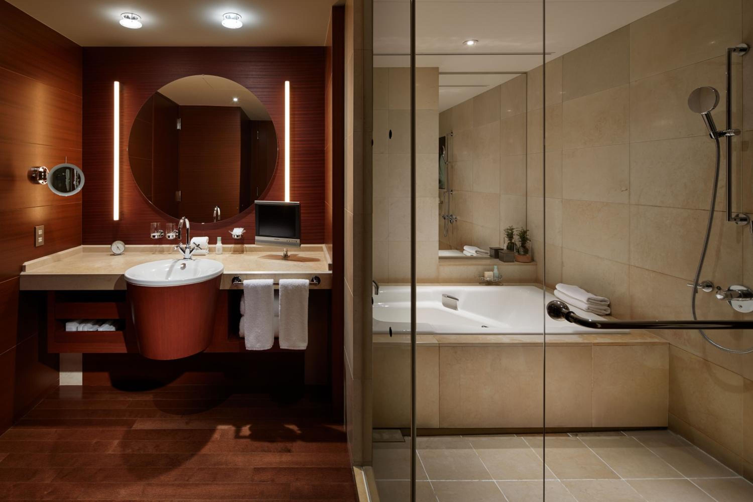 Grand Executive Suite with One King Bed Grand Executive Suite with One King Bed