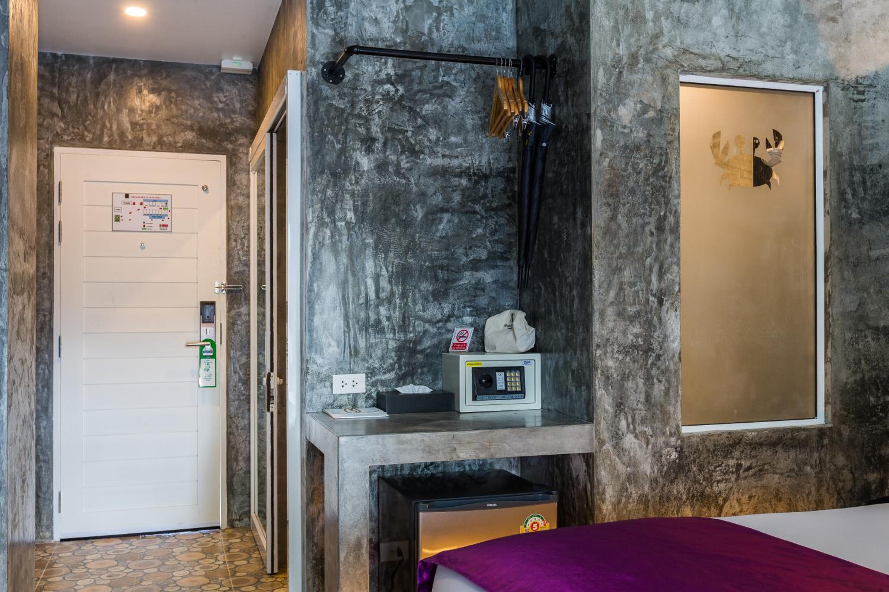 Deluxe Double or Twin Room with Pool Access - Photo 15