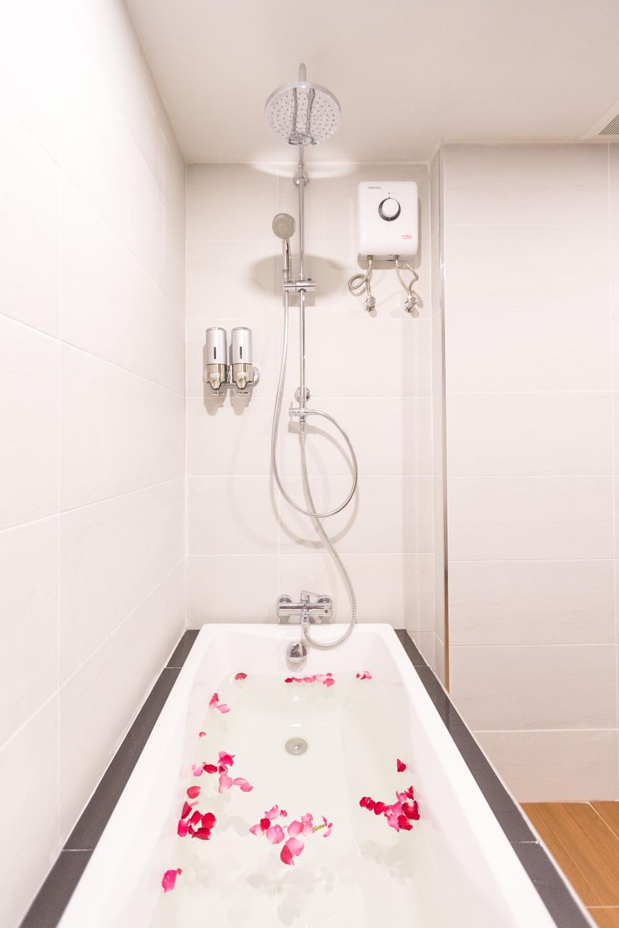 Grand Deluxe Double or Twin Room - Photo 8