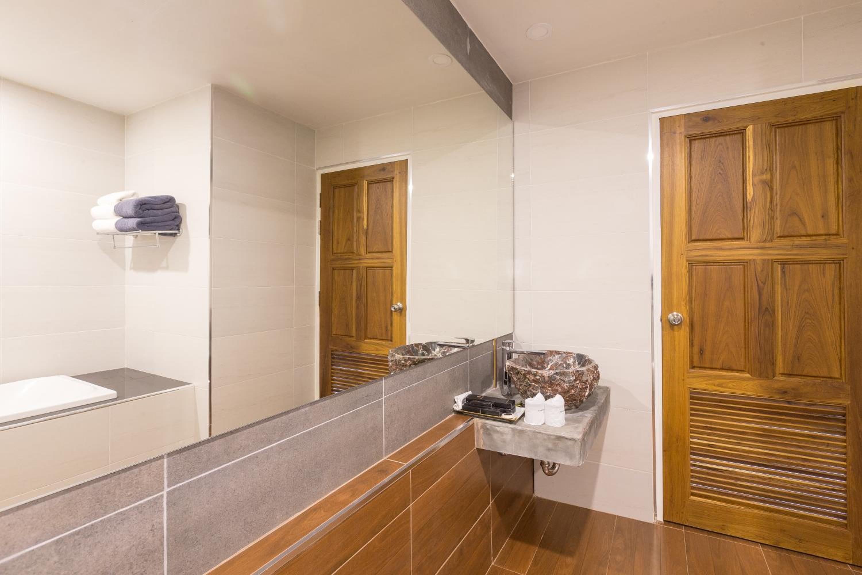 Grand Deluxe Double or Twin Room - Photo 6