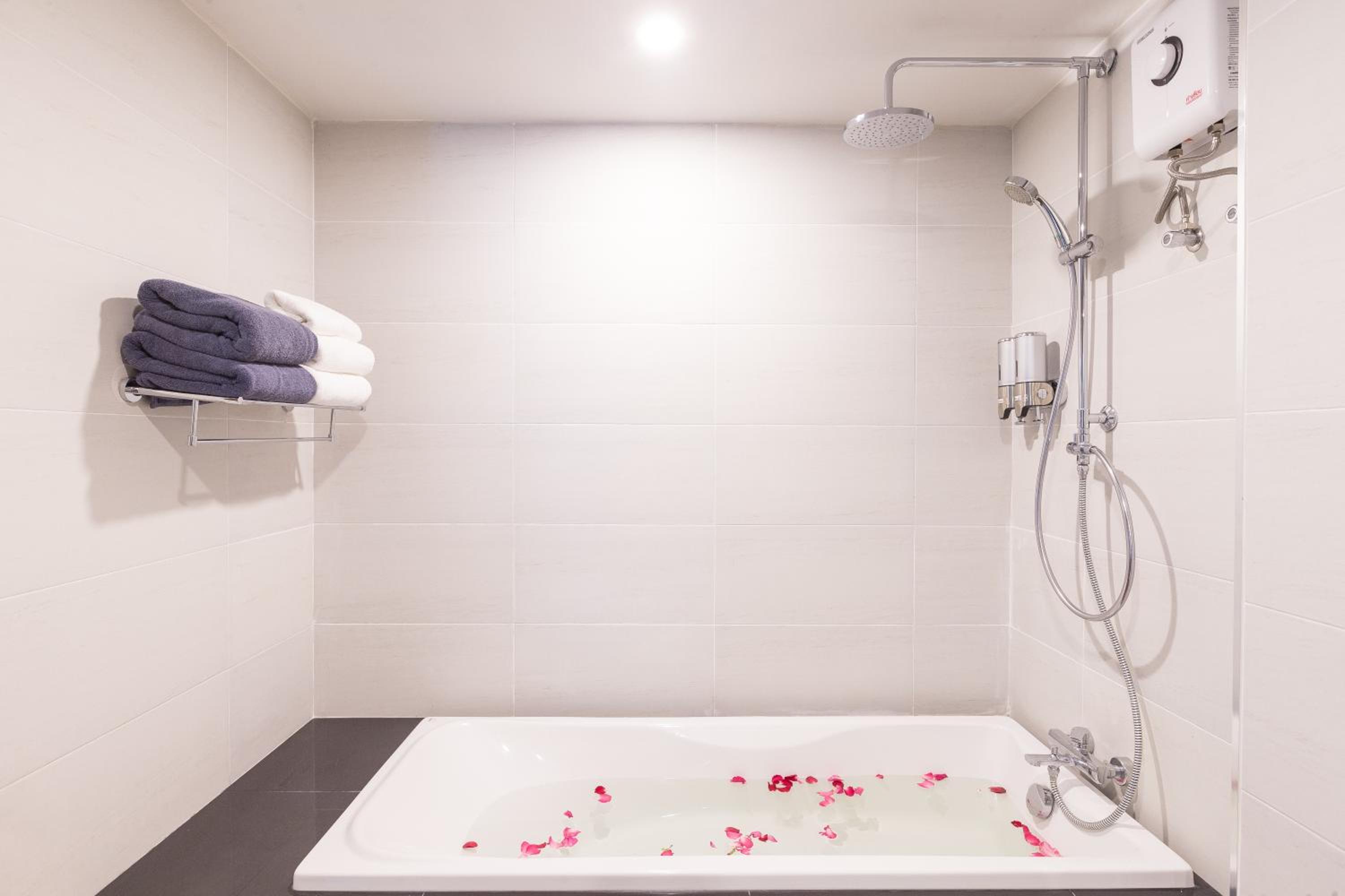 Grand Deluxe Double or Twin Room - Photo 4