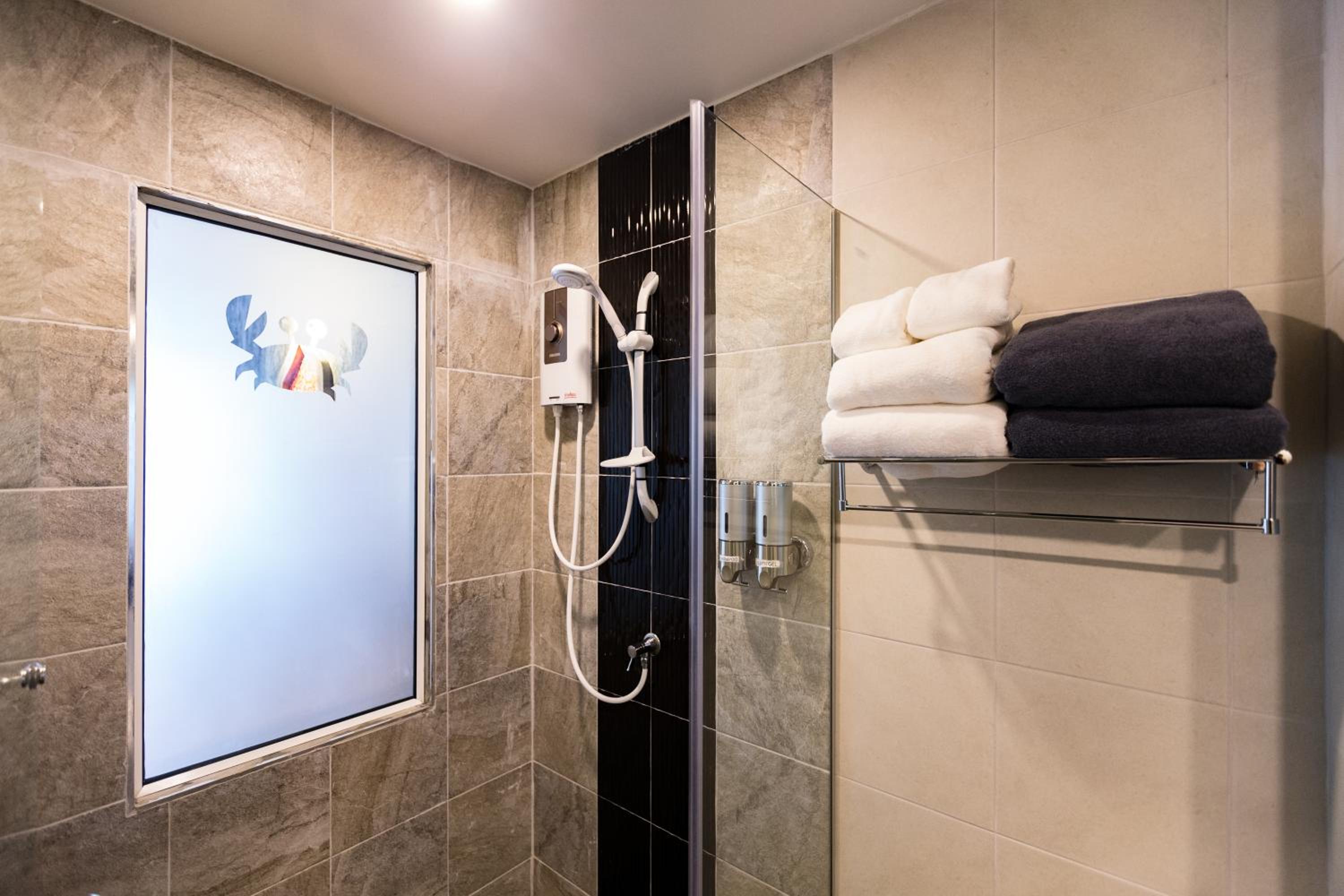 Deluxe Double or Twin Room - Photo 7
