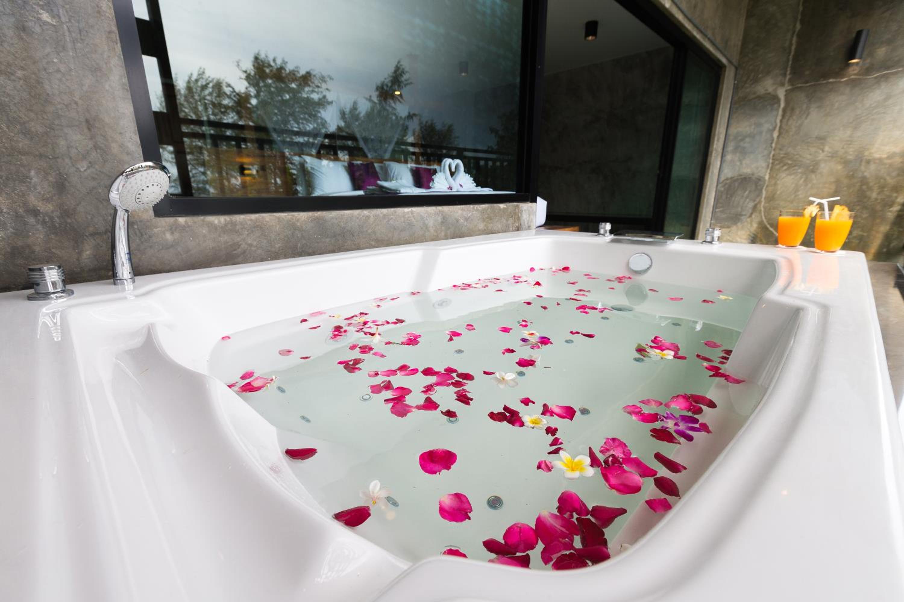 Grand Deluxe Double or Twin Room with Sea View - Photo 7
