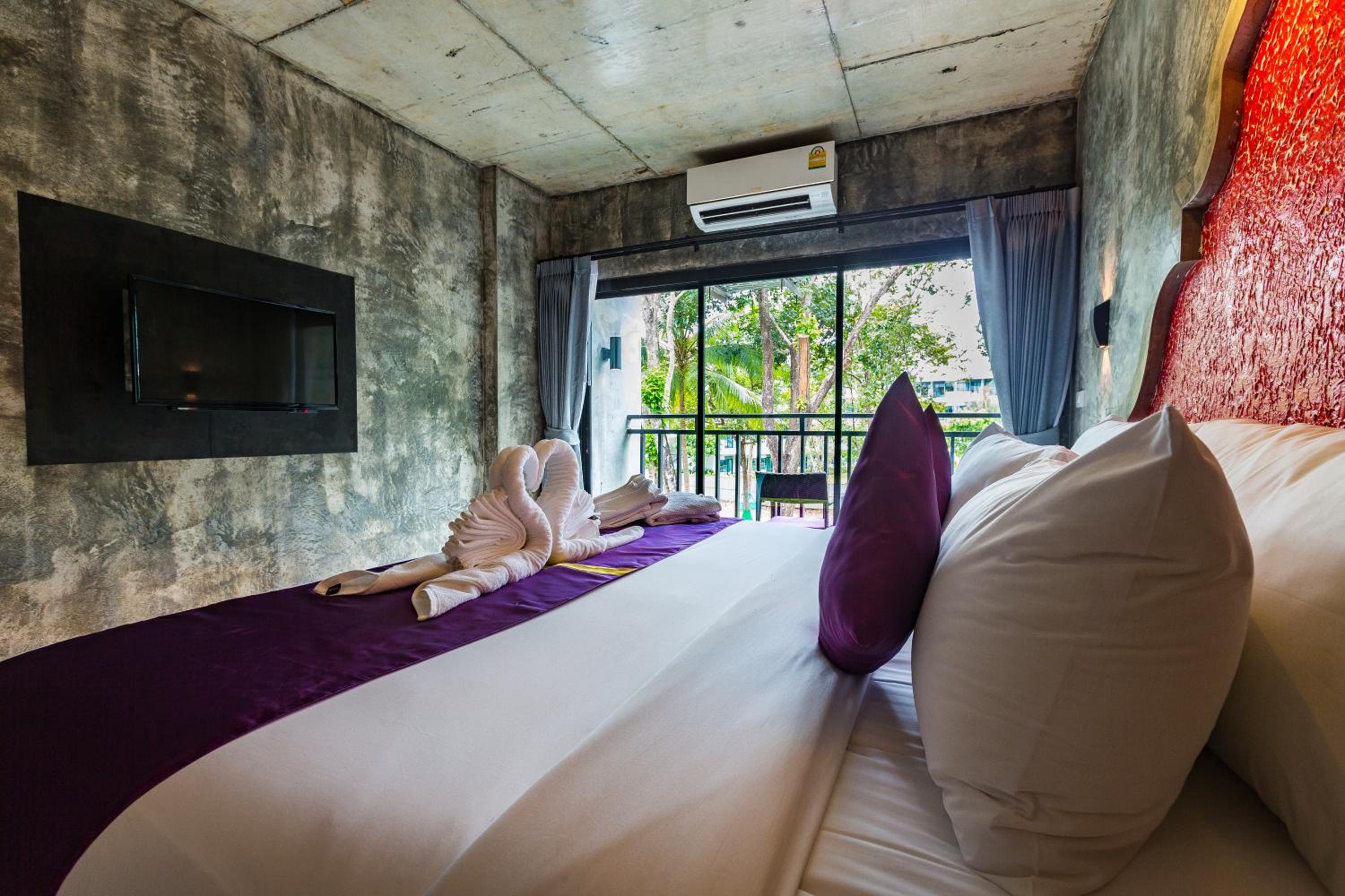Deluxe Double or Twin Room - Photo 17