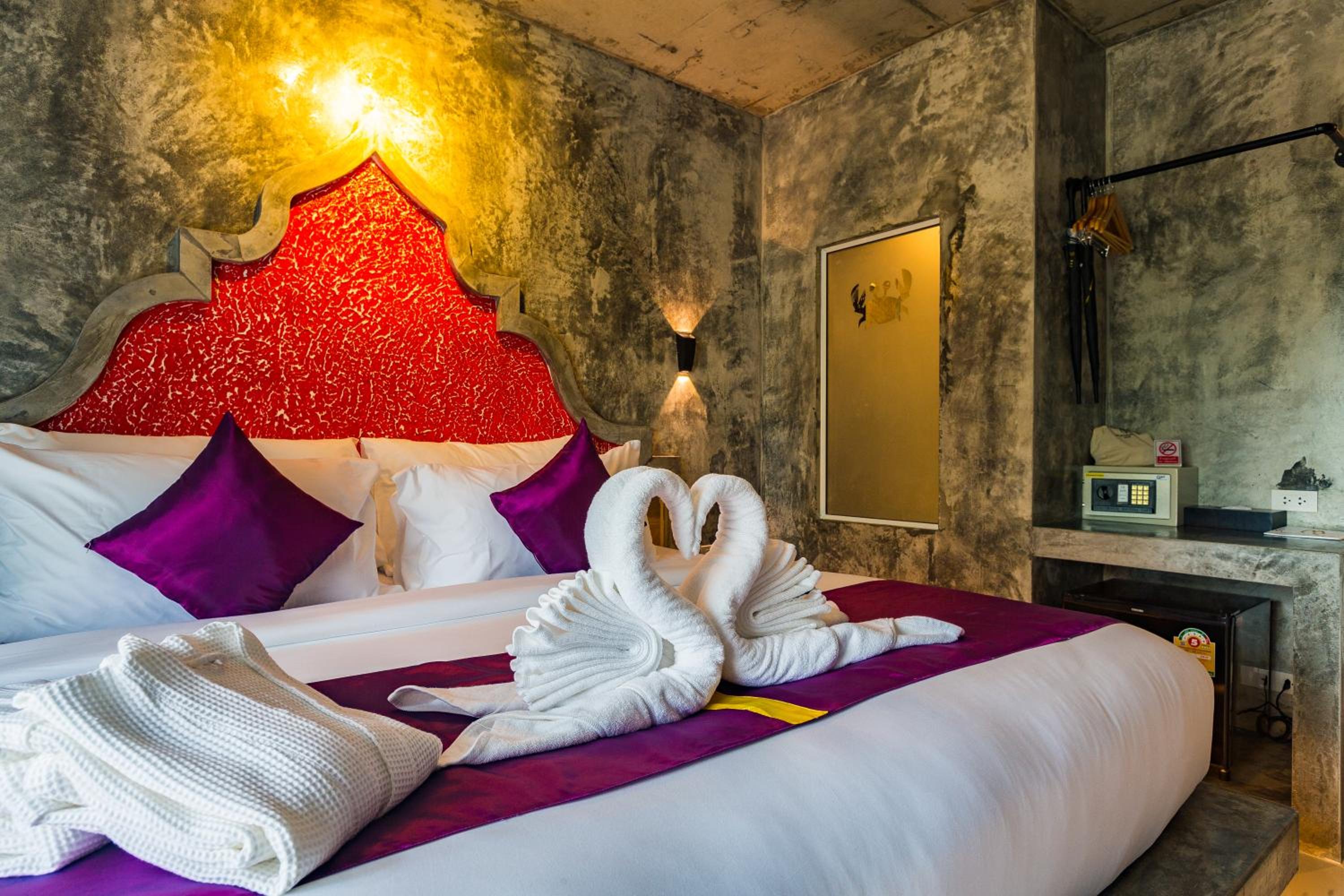 Deluxe Double or Twin Room - Photo 2